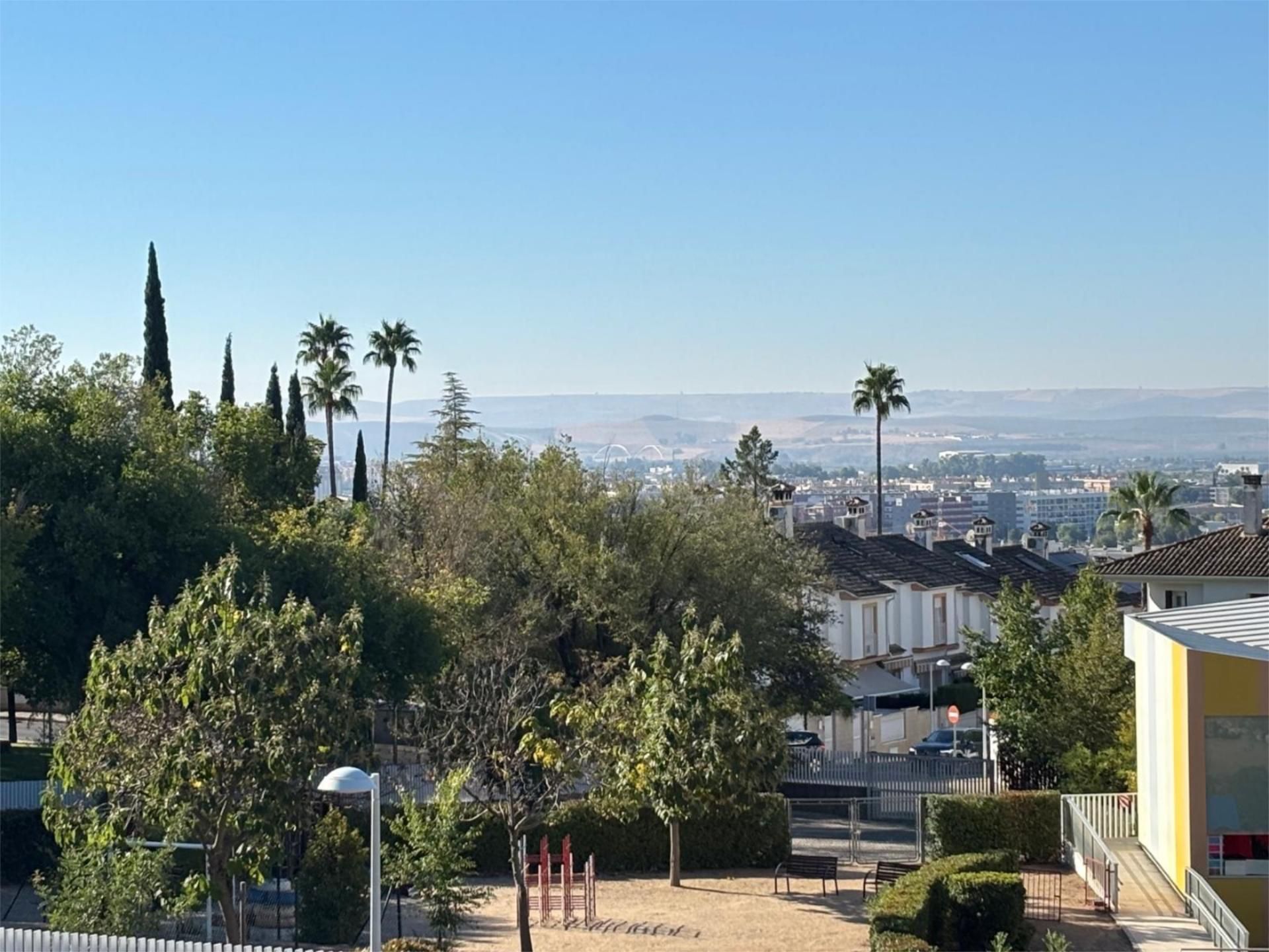 Single-family semi-detached for sale in El Brillante -El Naranjo - El Tablero