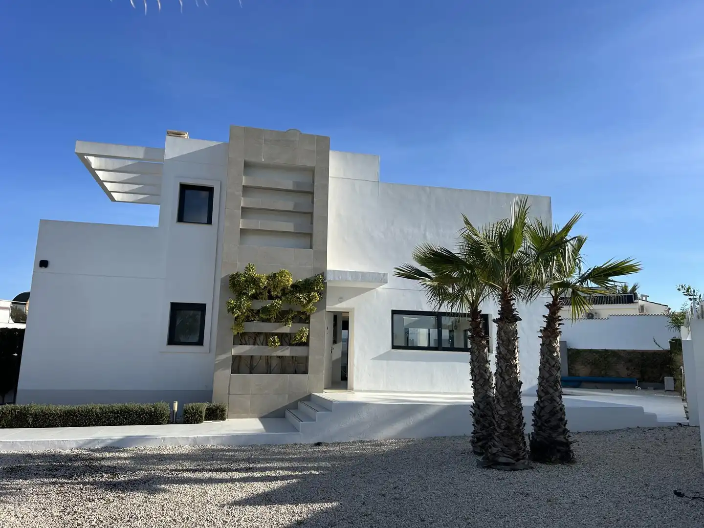 Vista exterior de Casa o xalet en venda en Rojales amb Aire condicionat, Terrassa i Piscina