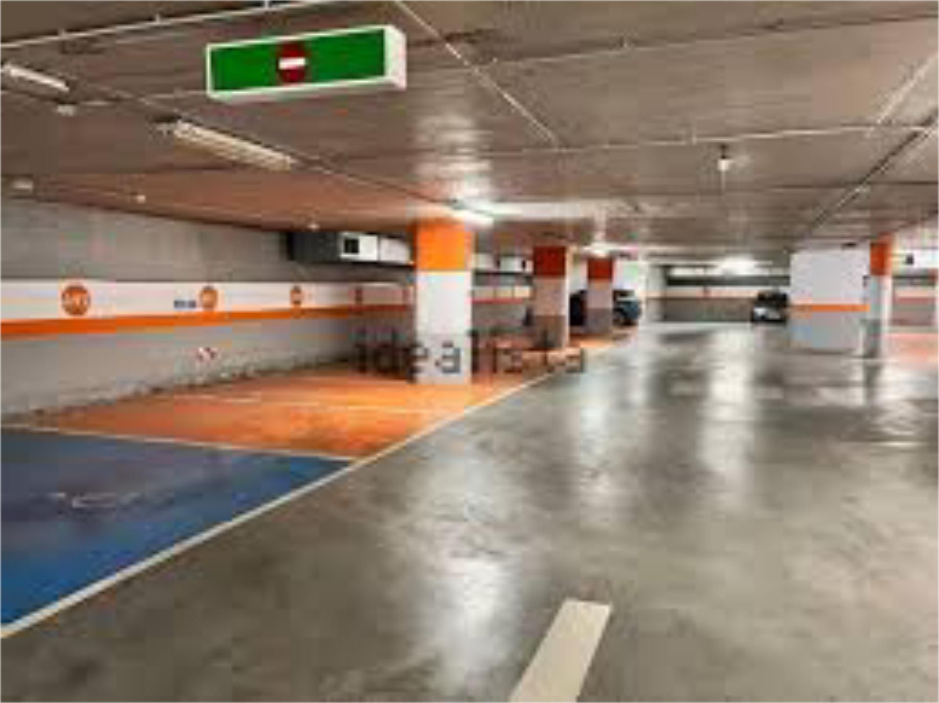 Aparcament de Garatge de lloguer en  Almería Capital