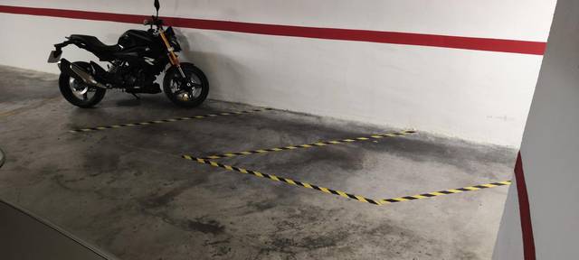 Garaje en Alquiler en Carrer Pintor Lorenzo Casanova, 30 en Ensanche - Diputación