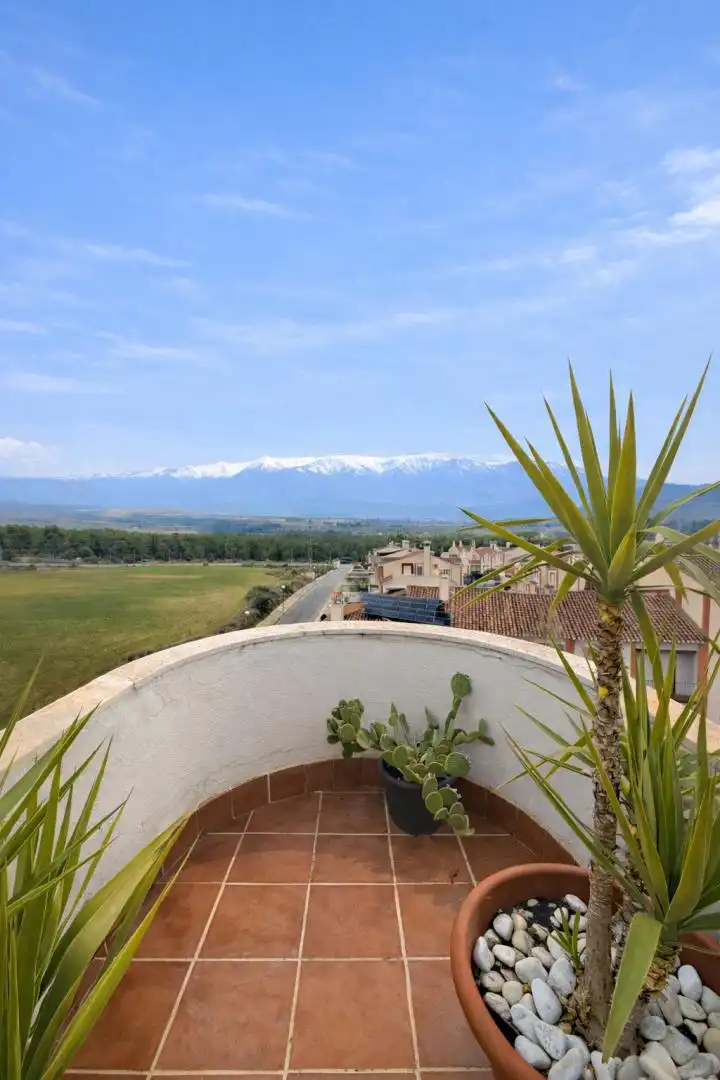 Vista exterior de Dúplex en venta en Atarfe con Aire acondicionado, Calefacción y Jardín privado