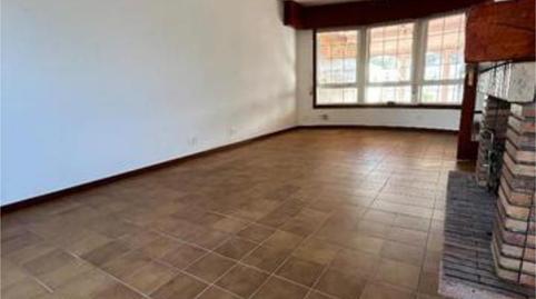 Photo 3 of Single-family semi-detached for sale in Dorneda, Oleiros