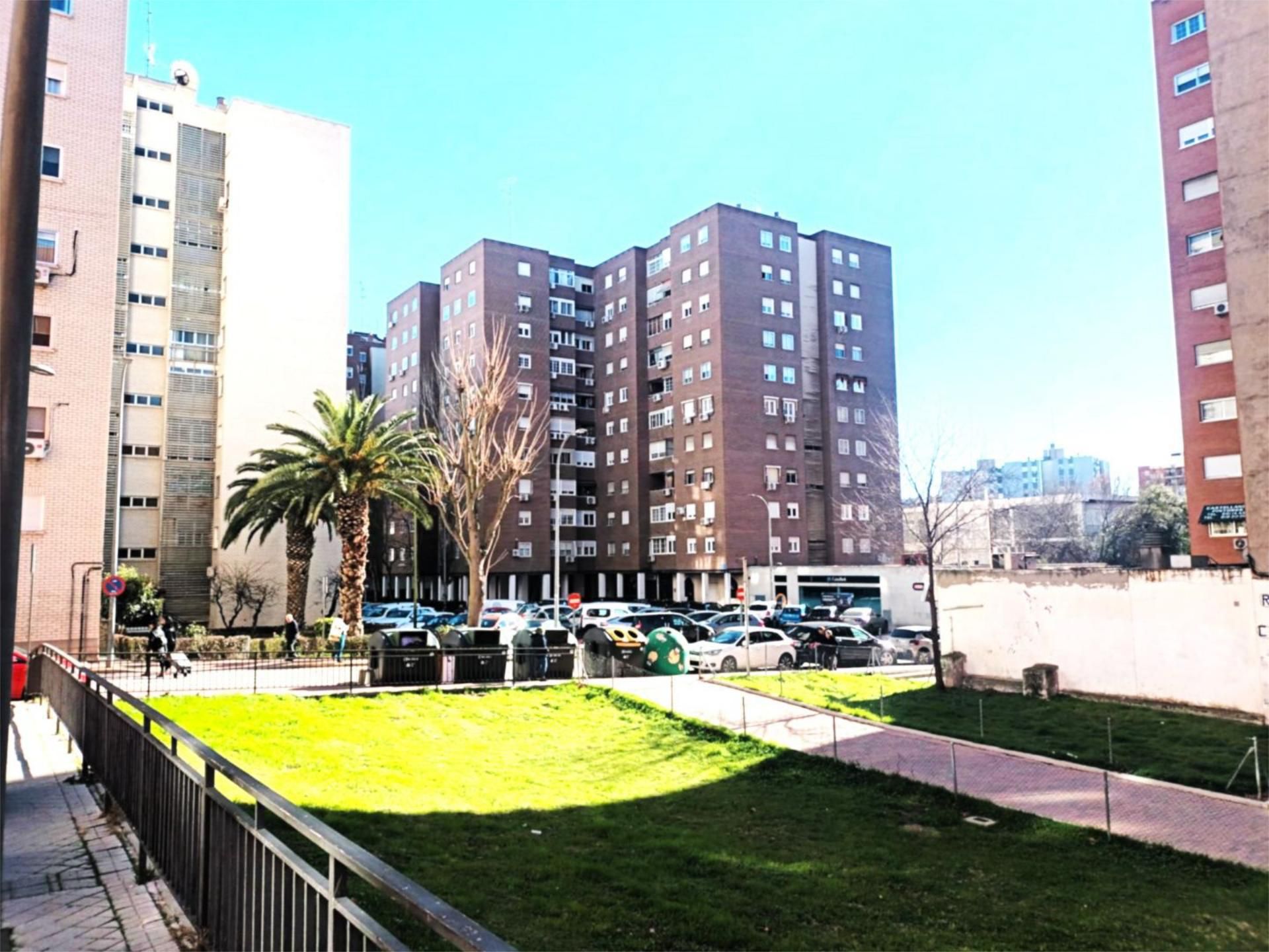 Vista exterior de Pis en venda en Móstoles amb Aire condicionat i Terrassa