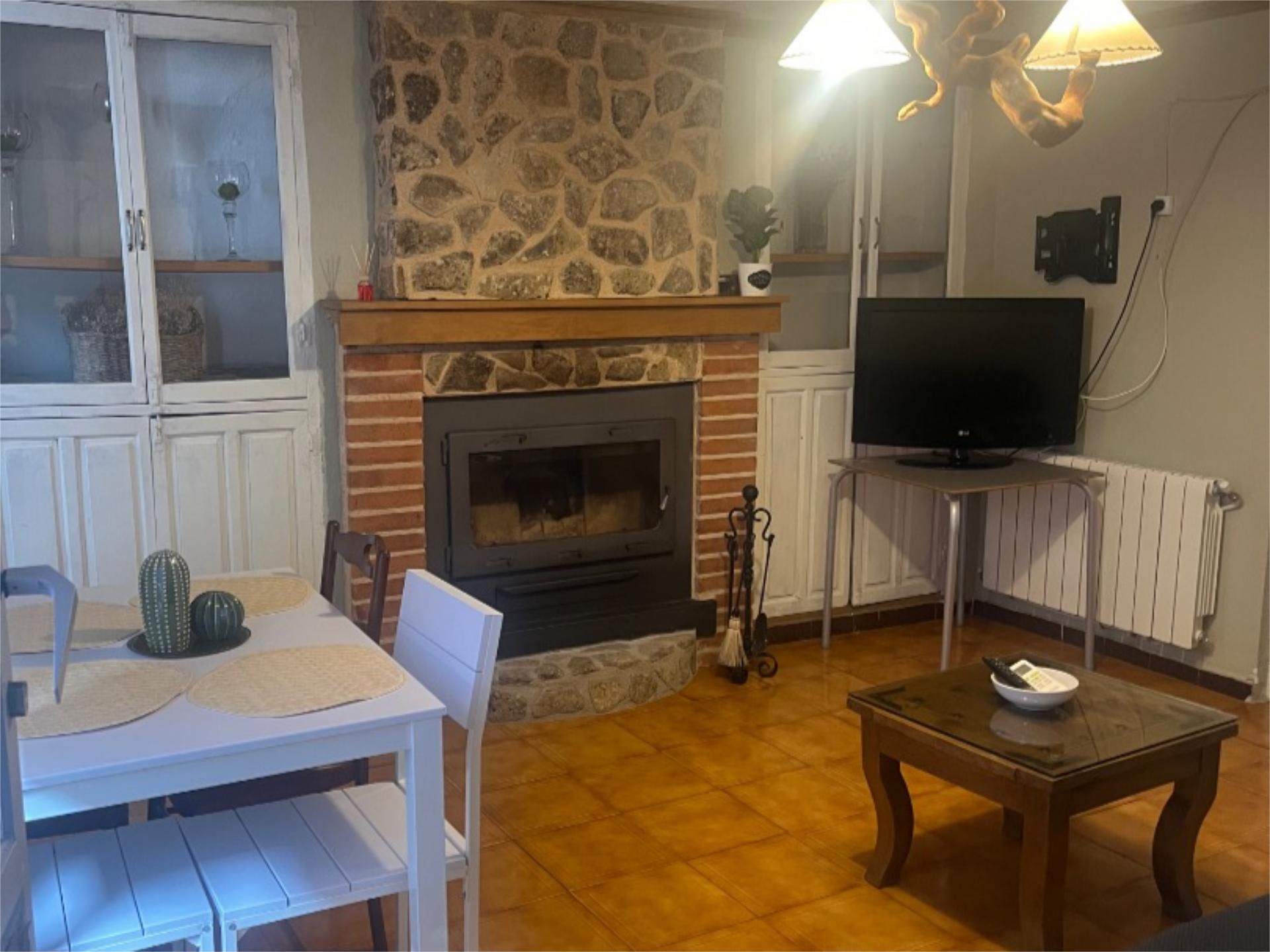 Casa adosada en venda a Calle Torralba, 11, Riópar Sala d'estar de Casa adosada en venda en Riópar