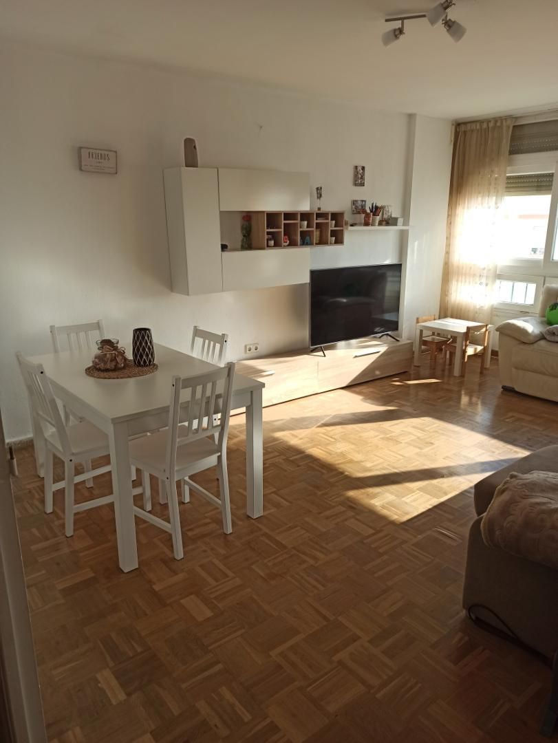 Living room of Flat to share in Málaga Capital  with Parquet flooring, Furnished and Oven