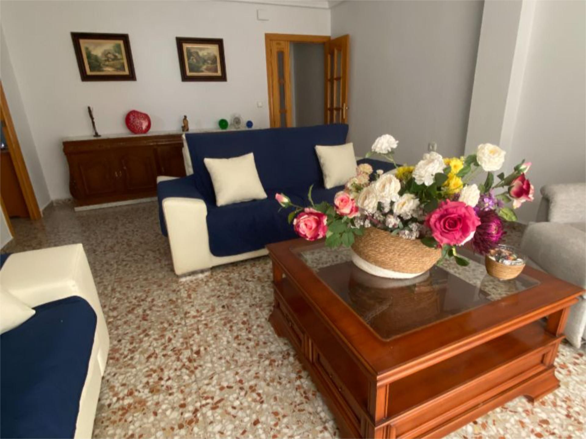 Sala d'estar de Pis de lloguer en Puertollano amb Aire condicionat, Terrassa i Balcó