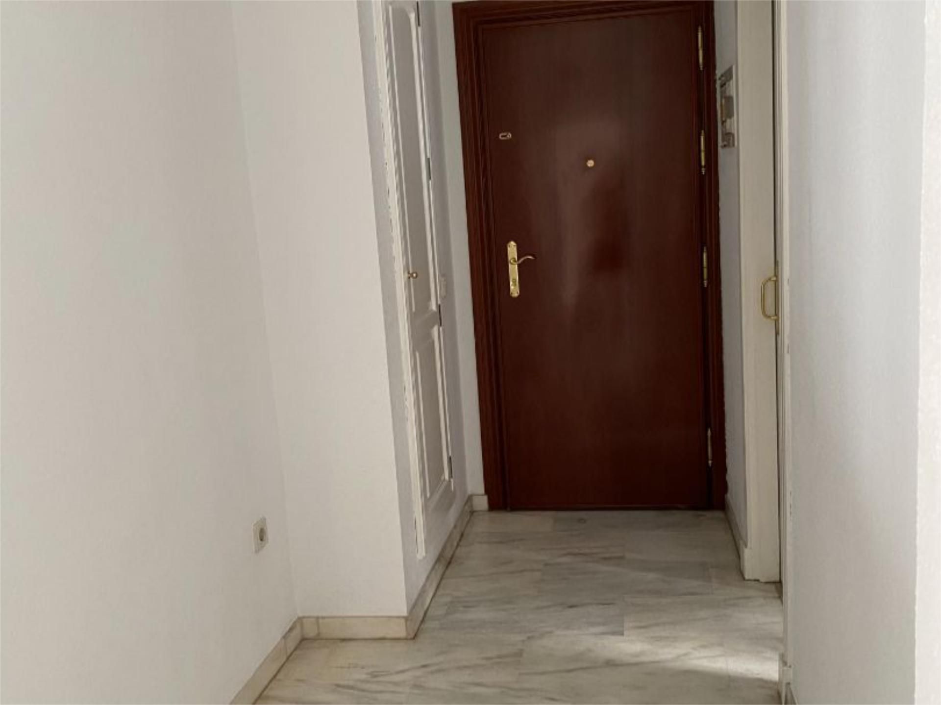 Flat to rent in  Sevilla Capital  with Air Conditioner, Heating and Terrace