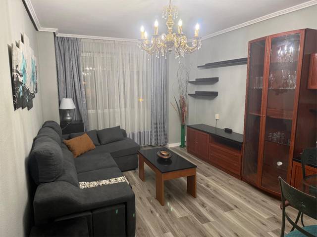 Piso en Alquiler en Avenida los Andes, 25 en Zona Alta