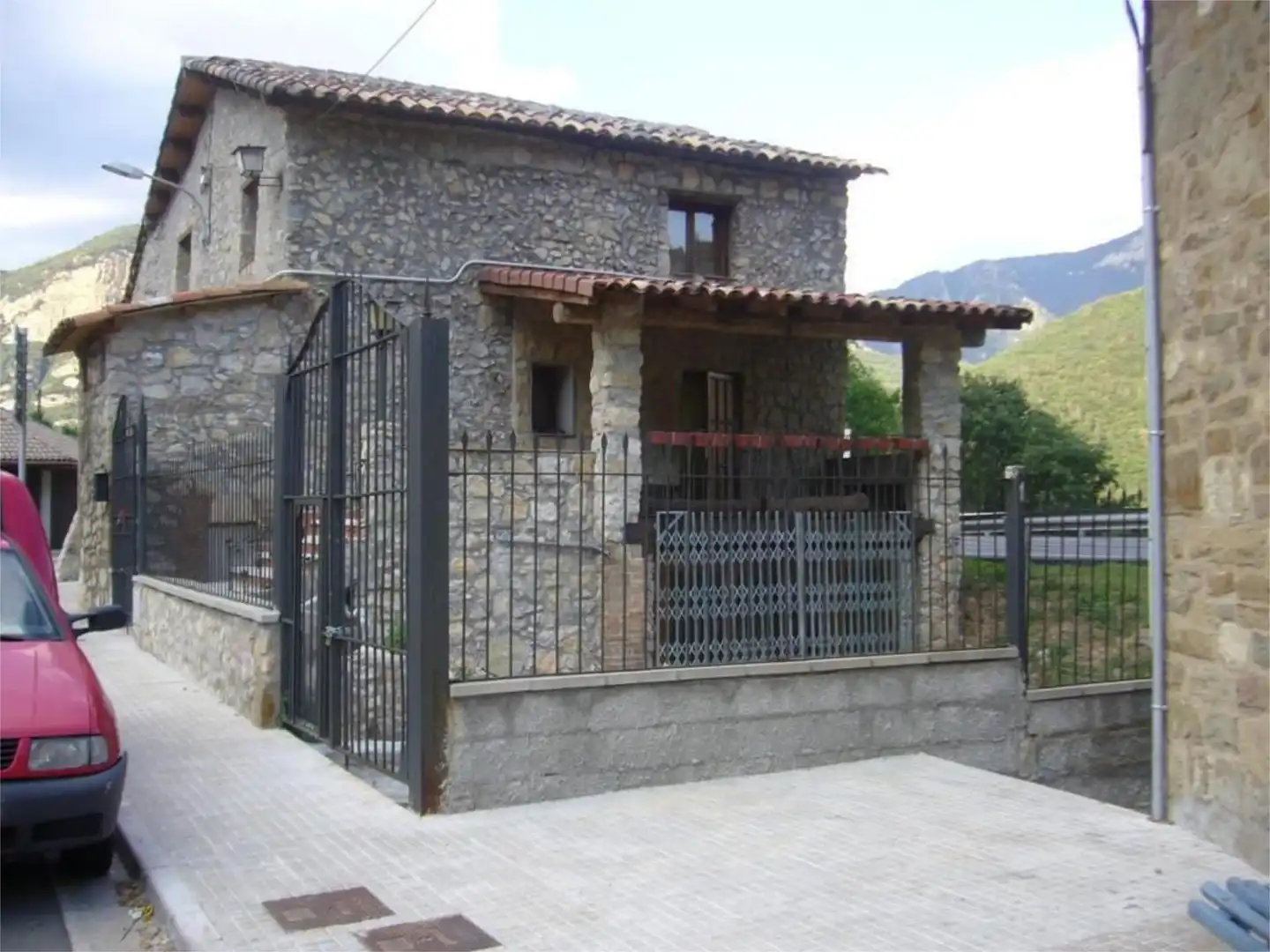Houses for sale in Carrer Pedraforca, 1, Cercs Exterior view of Houses for sale in Cercs