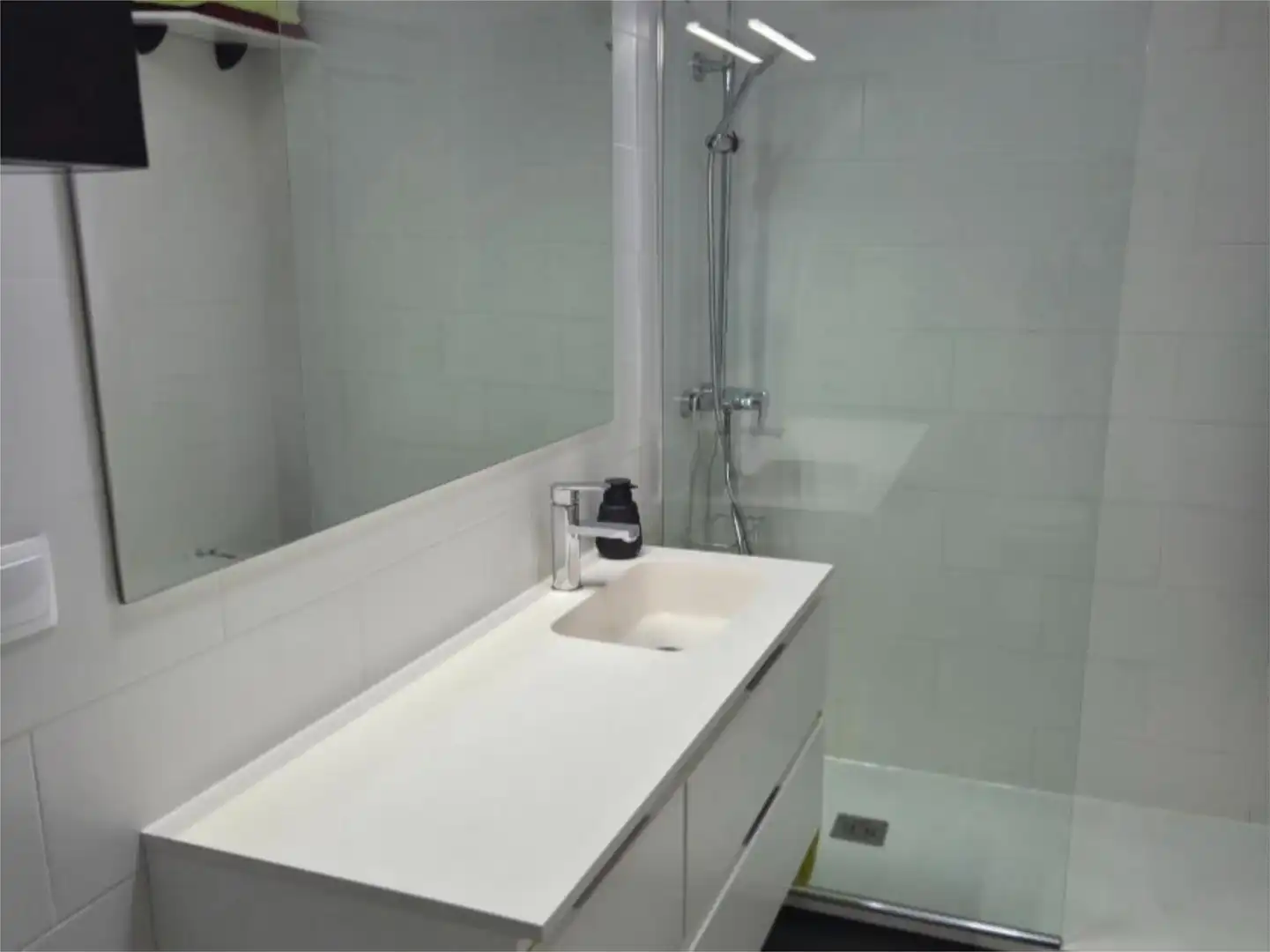 Baño de Piso en venta en Santa Cruz de Mudela con Aire acondicionado, Amueblado y Videoportero