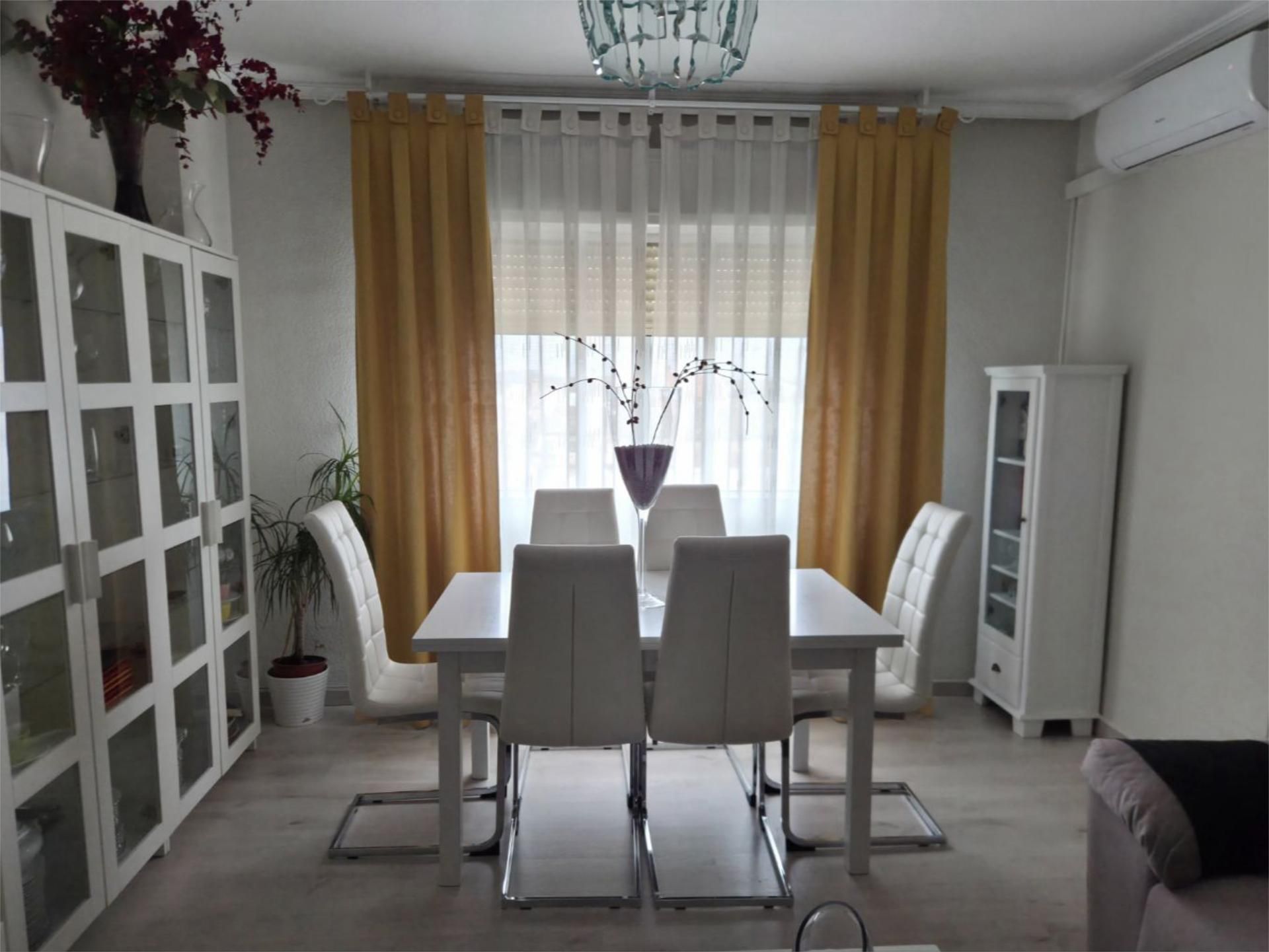 Comedor de Piso en venta en Santa Cruz de Mudela con Aire acondicionado, Amueblado y Videoportero