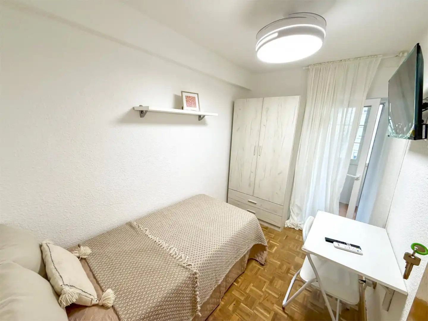 Habitación en Avenida de Berlin, 14, Ciudad 70 Habitación de Apartamento para compartir en Coslada con Parquet, Terraza y Amueblado
