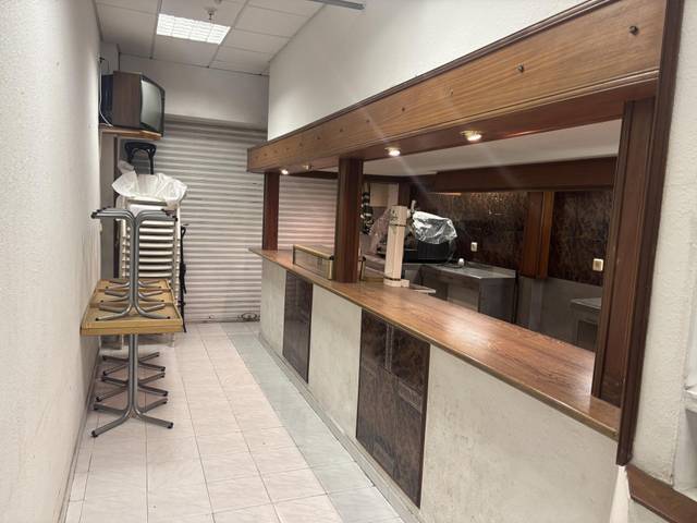 Local comercial en Alquiler en Avenida Primero de Mayo, 7A en Peñacastillo - Nueva Montaña