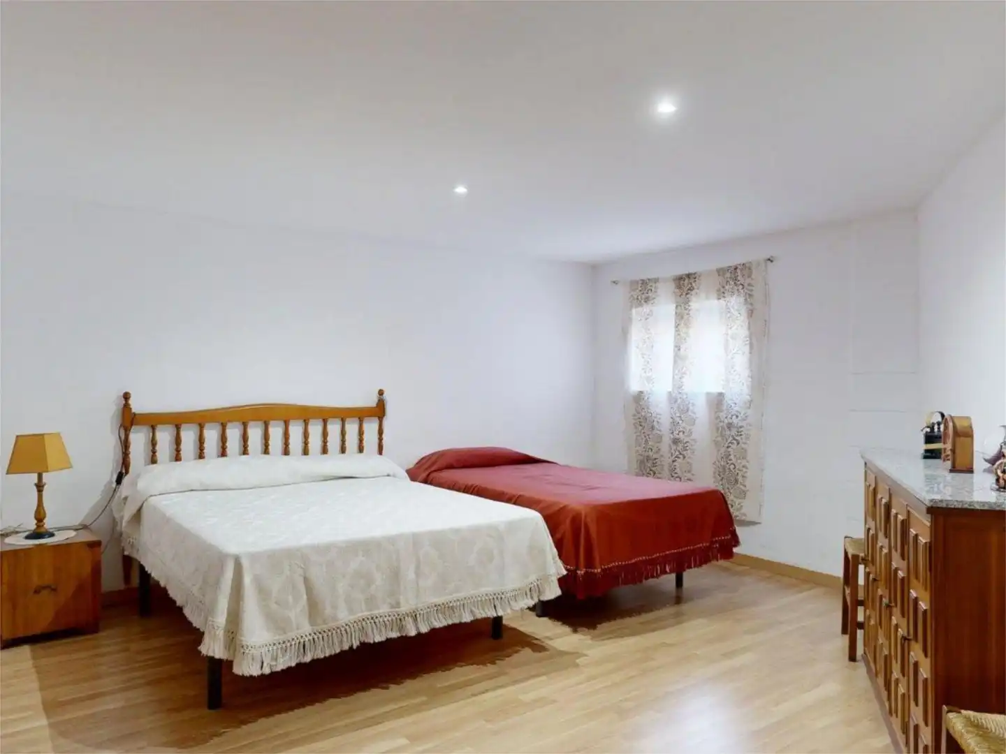 Detached homes for sale in Cadrete Bedroom of Detached homes for sale in Cadrete with Heating, Private garden and Parquet flooring