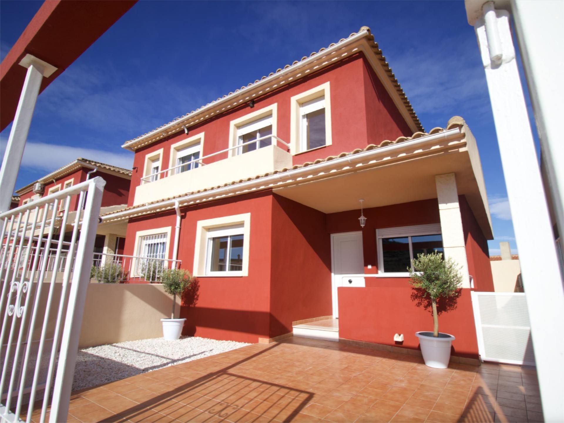 Vista exterior de Casa adosada en venta en Fuente Álamo de Murcia con Terraza y Balcón