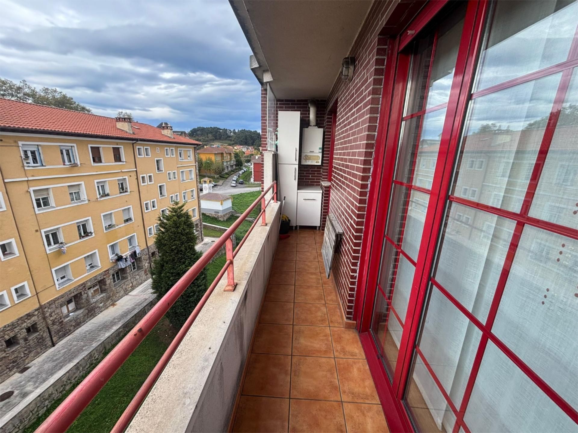 Terrassa de Pis de lloguer en Avilés amb Calefacció, Parquet i Traster