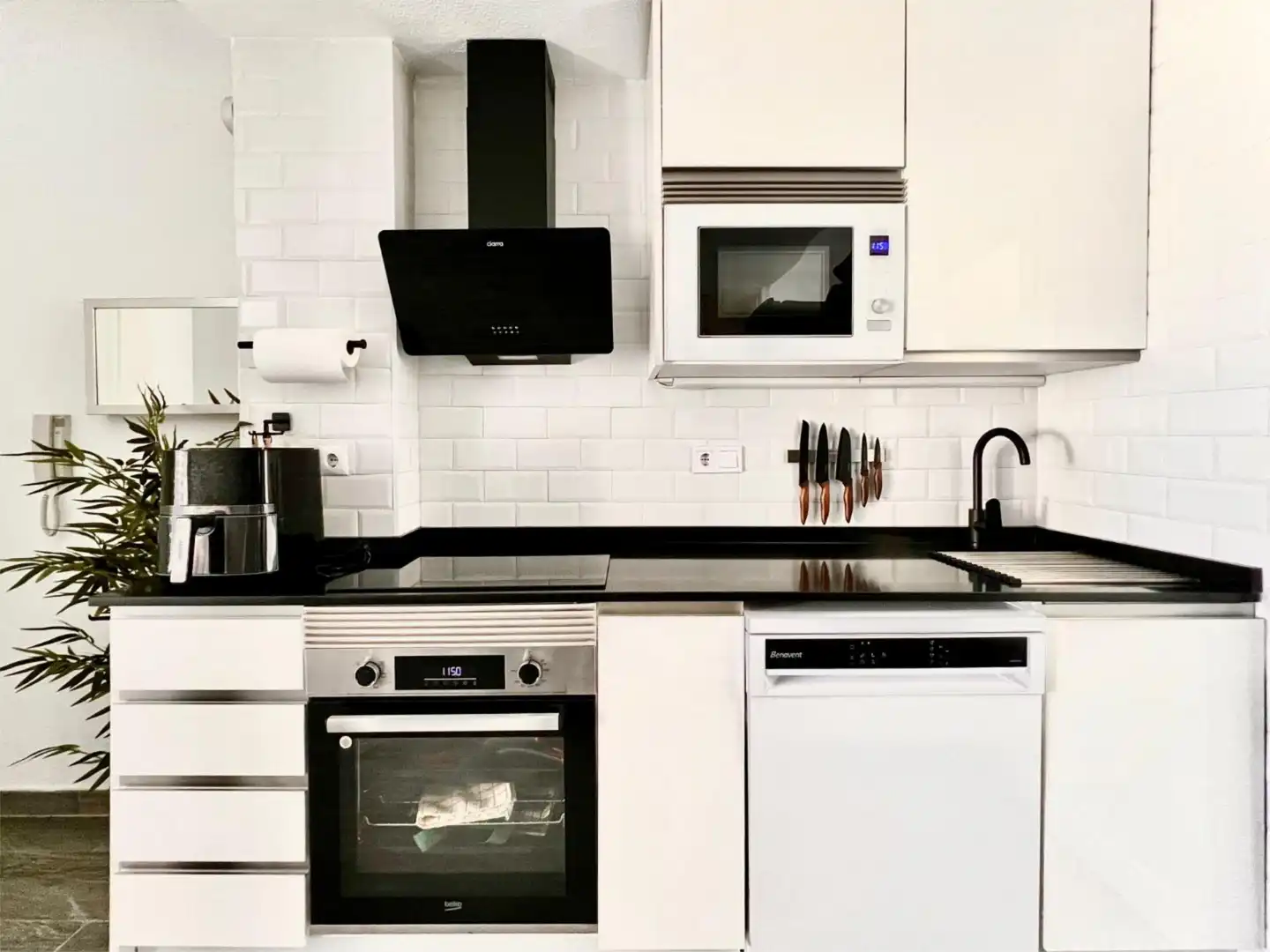 Küche von Wohnung zur Miete in Torrevieja mit Klimaanlage, Heizung und Terrasse