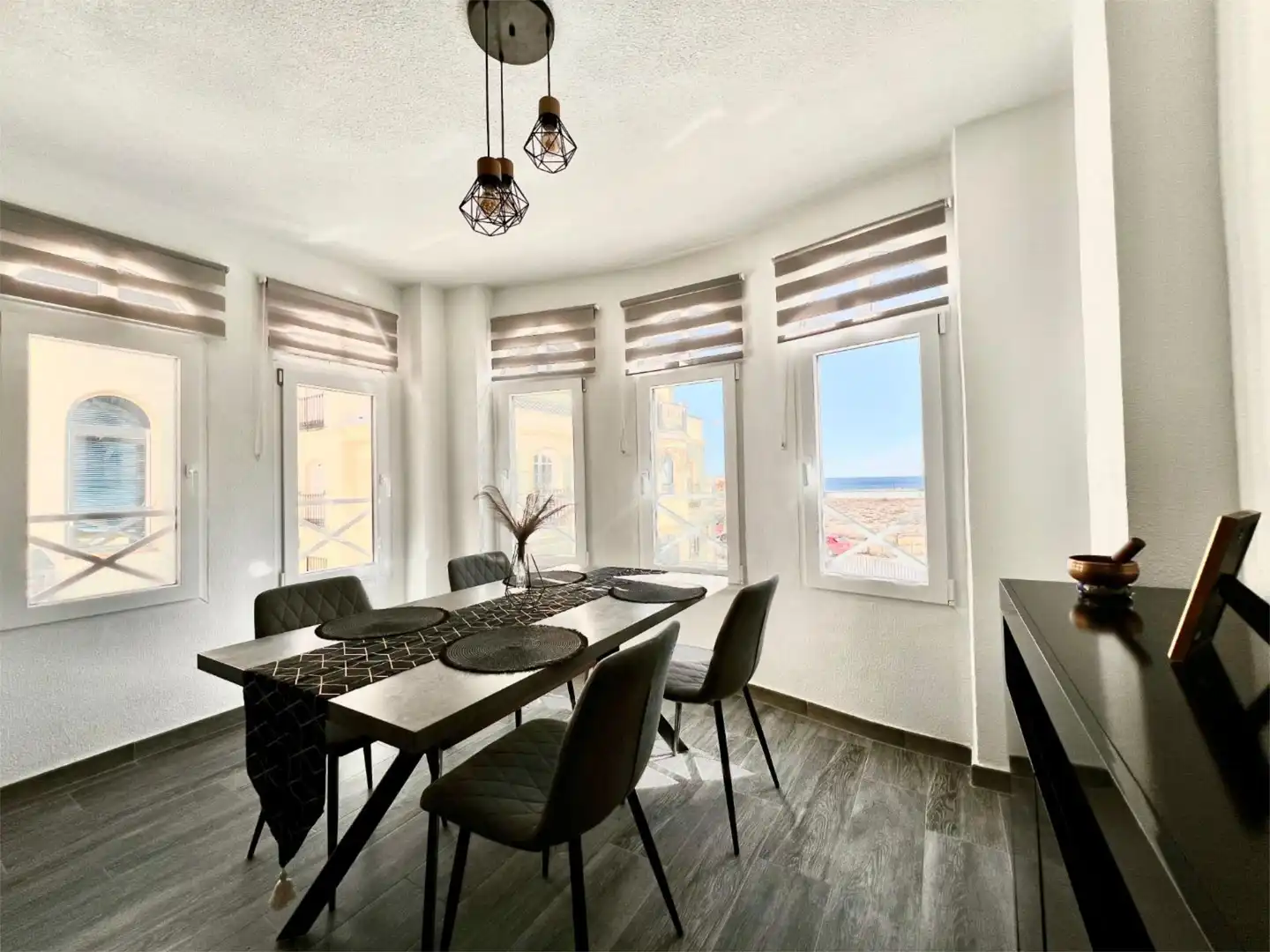 Esszimmer von Wohnung zur Miete in Torrevieja mit Klimaanlage, Heizung und Terrasse