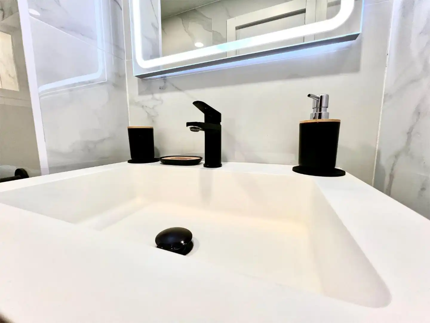 Badezimmer von Wohnung zur Miete in Torrevieja mit Klimaanlage, Heizung und Terrasse