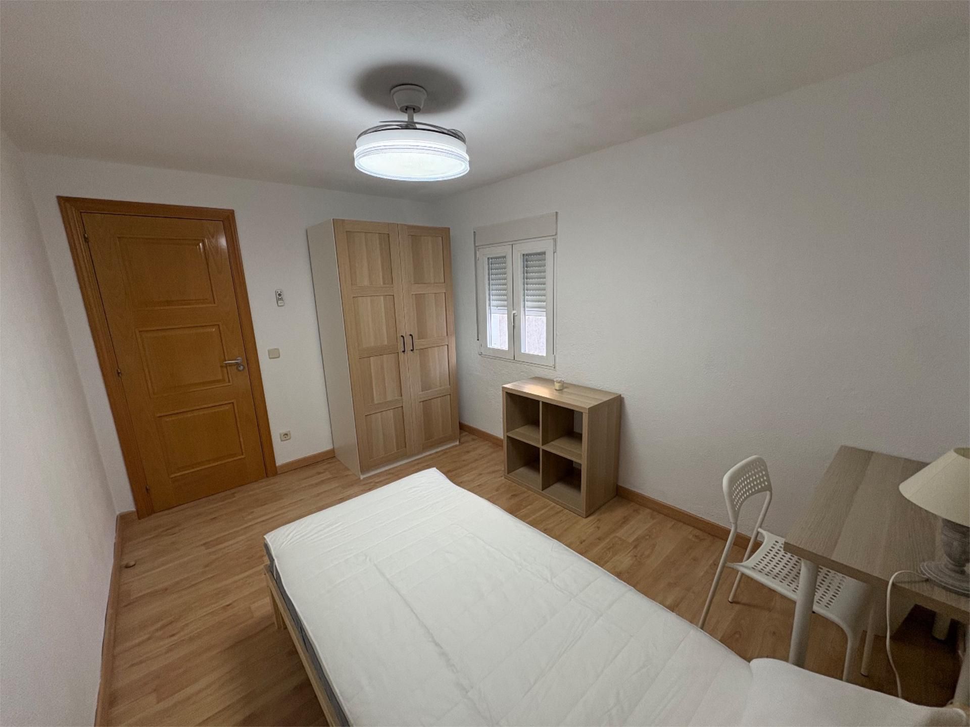 Flat to share in Plaza las Escuelas, 4, Zona Renfe