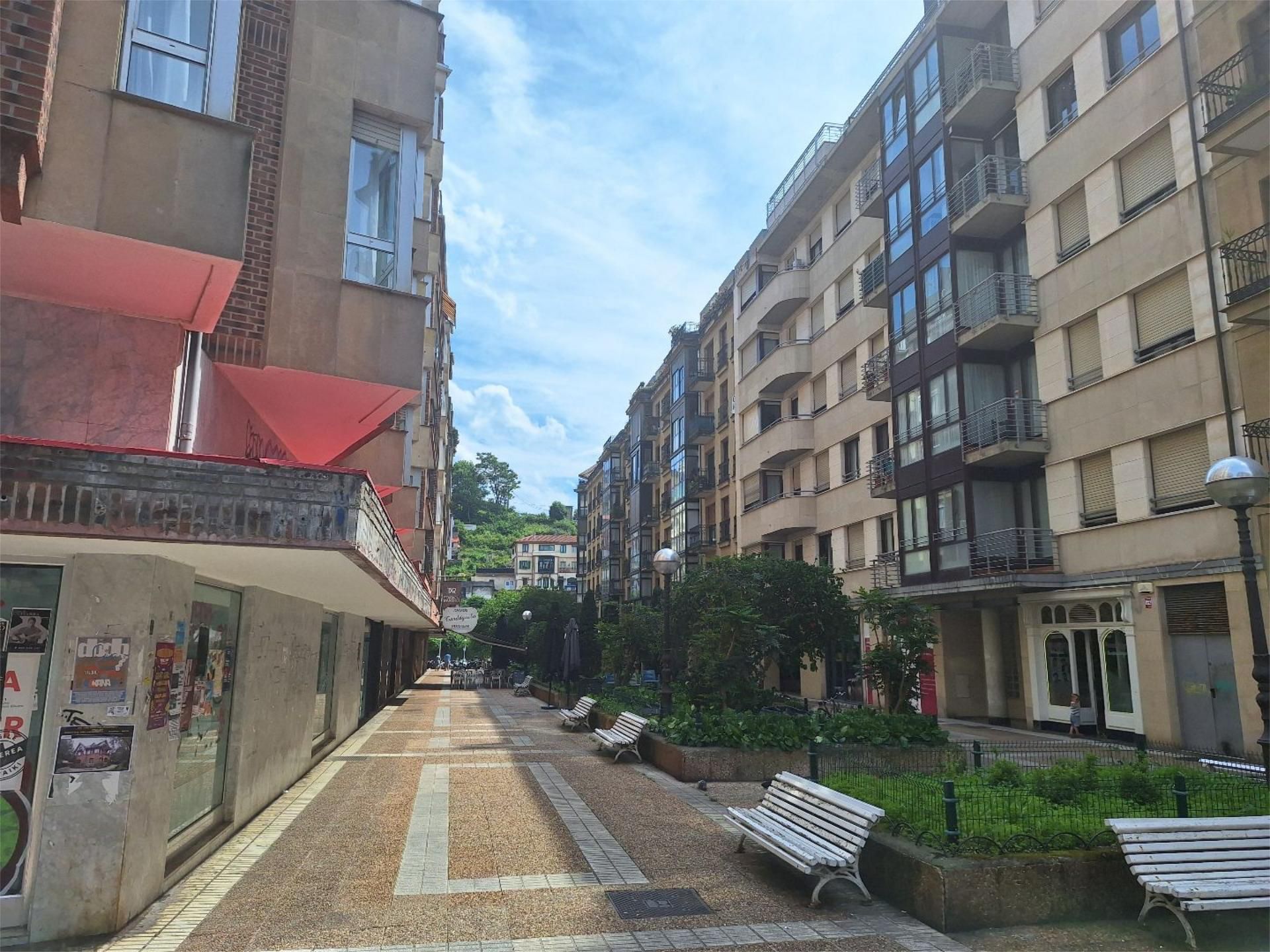 Flat to rent in Txofre Kalea, 7, Gros Exterior view of Flat to rent in Donostia - San Sebastián with Heating, Parquet flooring and Furnished