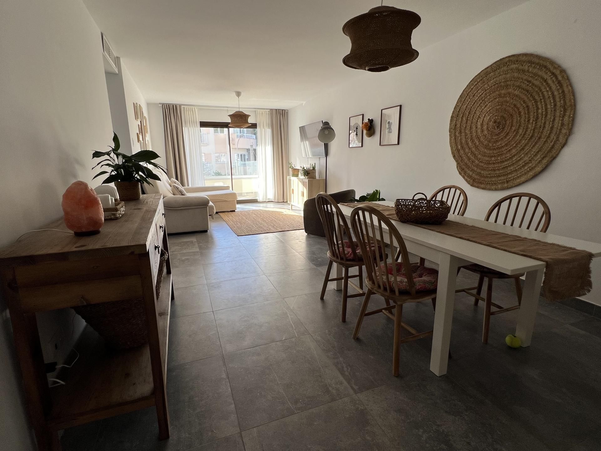 Sala d'estar de Pis de lloguer en Santa Eulària des Riu amb Aire condicionat, Calefacció i Moblat