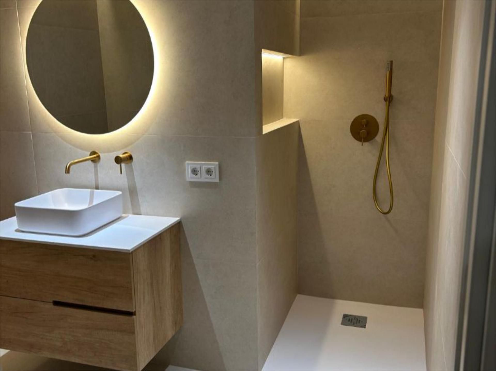 Bathroom of Flat to rent in Cáceres Capital