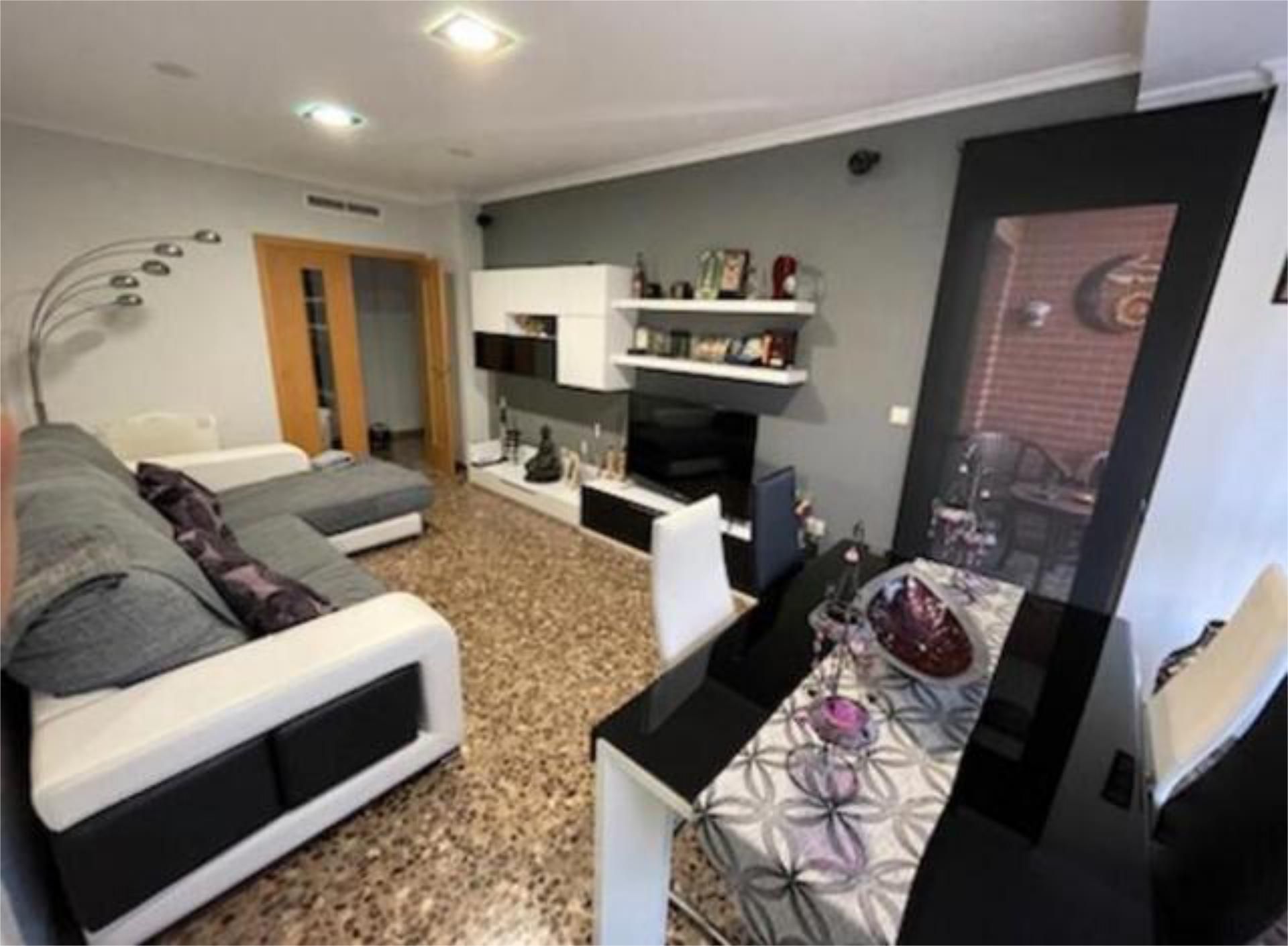 Sala d'estar de Pis en venda en Xàtiva amb Calefacció, Jardí privat i Terrassa