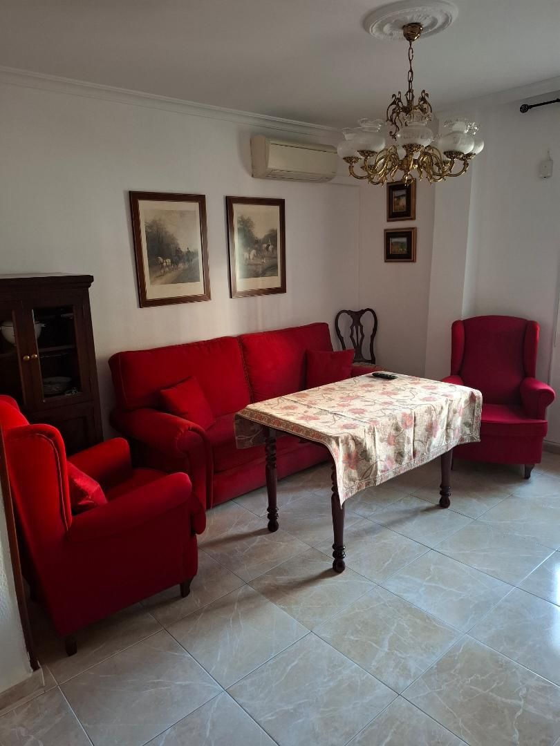 Sala d'estar de Pis de lloguer en  Sevilla Capital amb Aire condicionat, Calefacció i Moblat