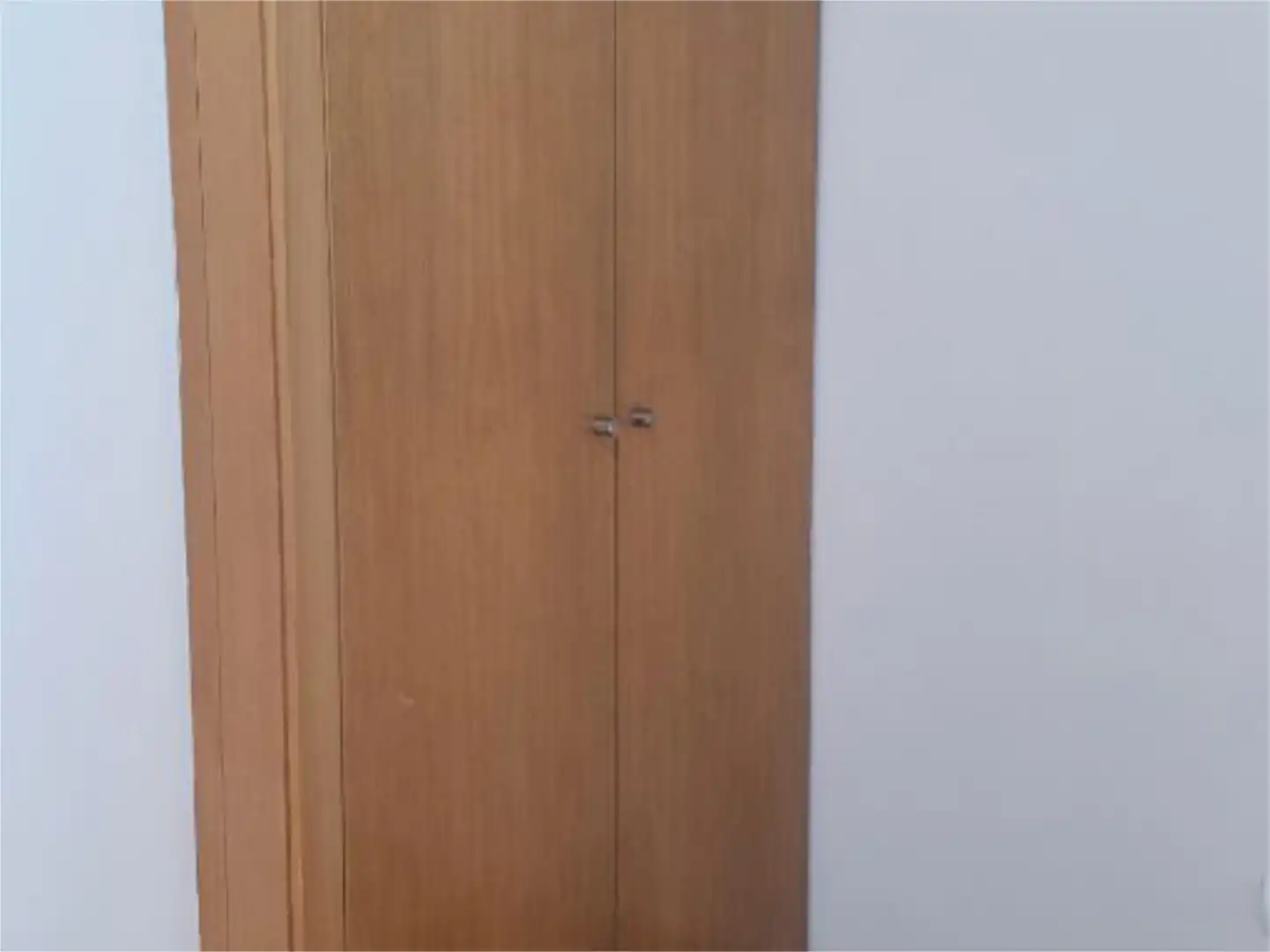 Pis en venda a Calle de la Via, 19, Vadillos Dormitori de Pis en venda en Valladolid amb Calefacció, Parquet i Terrassa