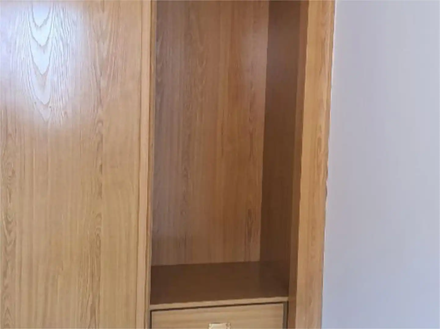 Pis en venda a Calle de la Via, 19, Vadillos Dormitori de Pis en venda en Valladolid amb Calefacció, Parquet i Terrassa