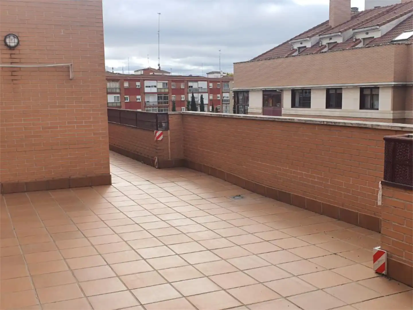 Pis en venda a Calle de la Via, 19, Vadillos Terrassa de Pis en venda en Valladolid amb Calefacció, Parquet i Terrassa