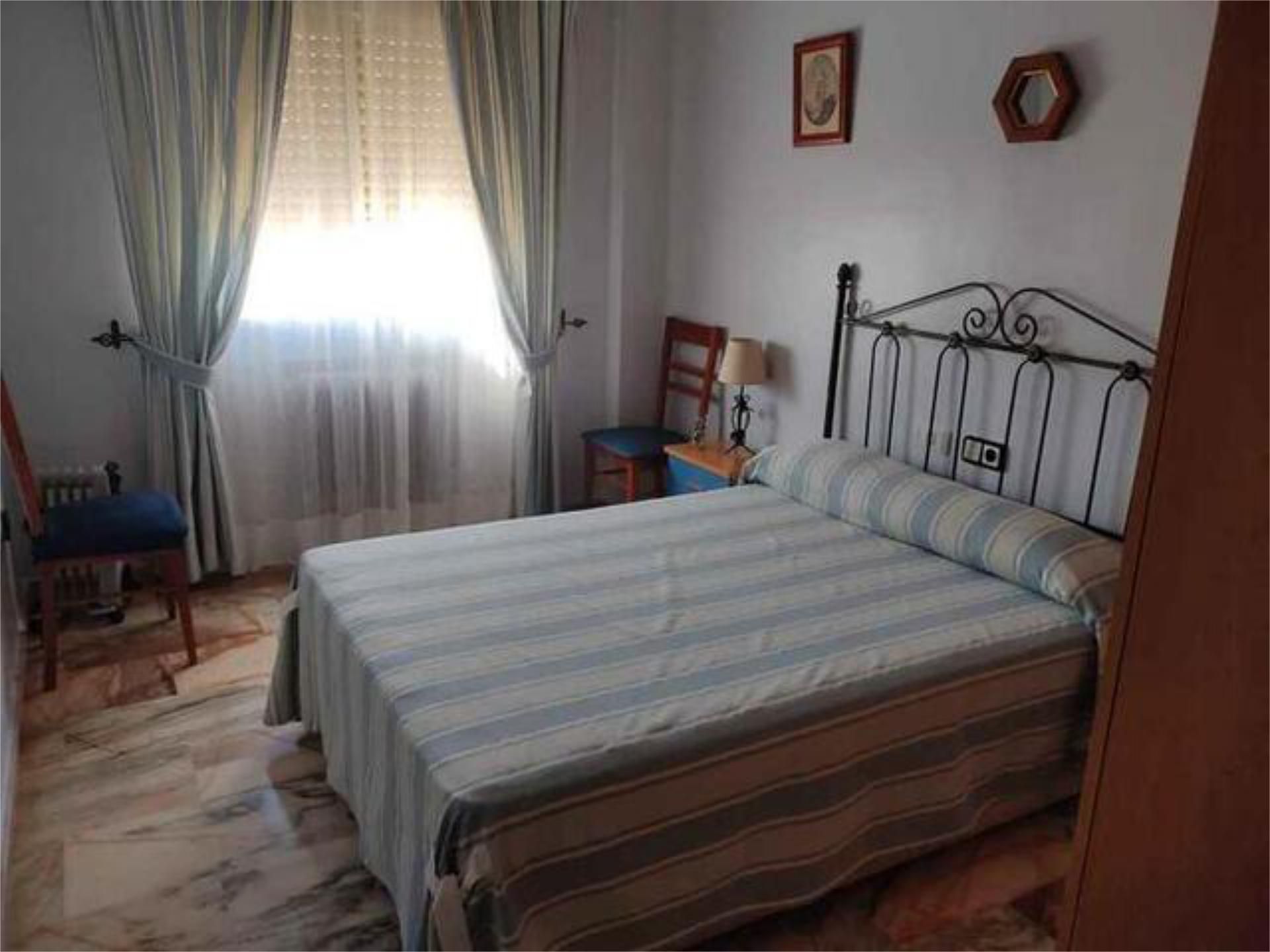 Habitación de Piso para compartir en Baena