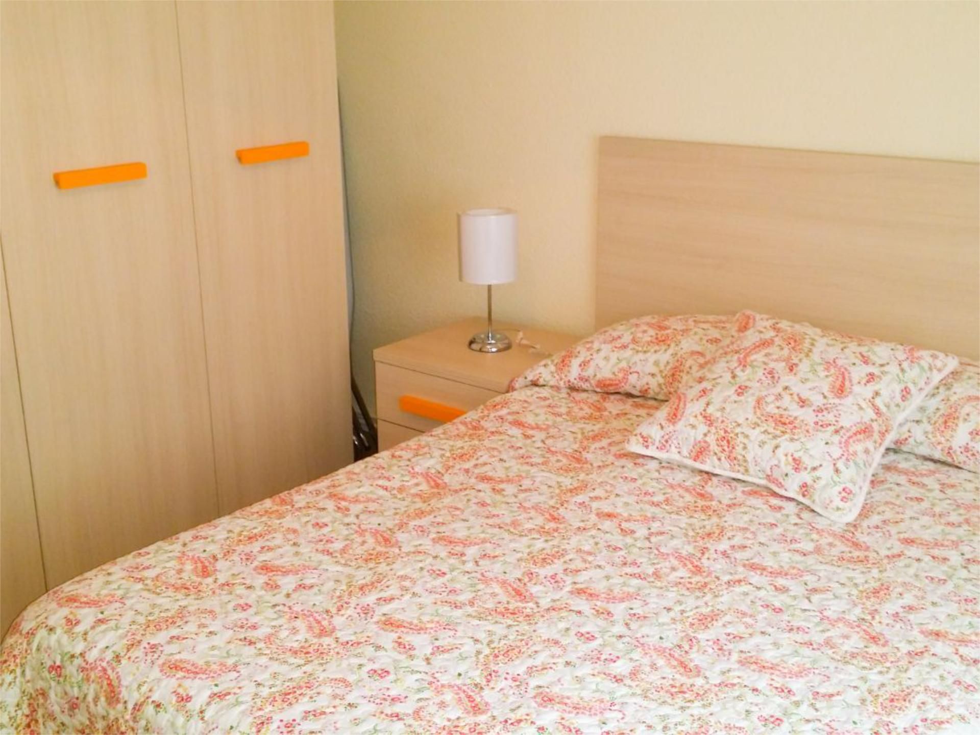 Bedroom of Flat to share in  Madrid Capital  with Heating, Parquet flooring and Terrace