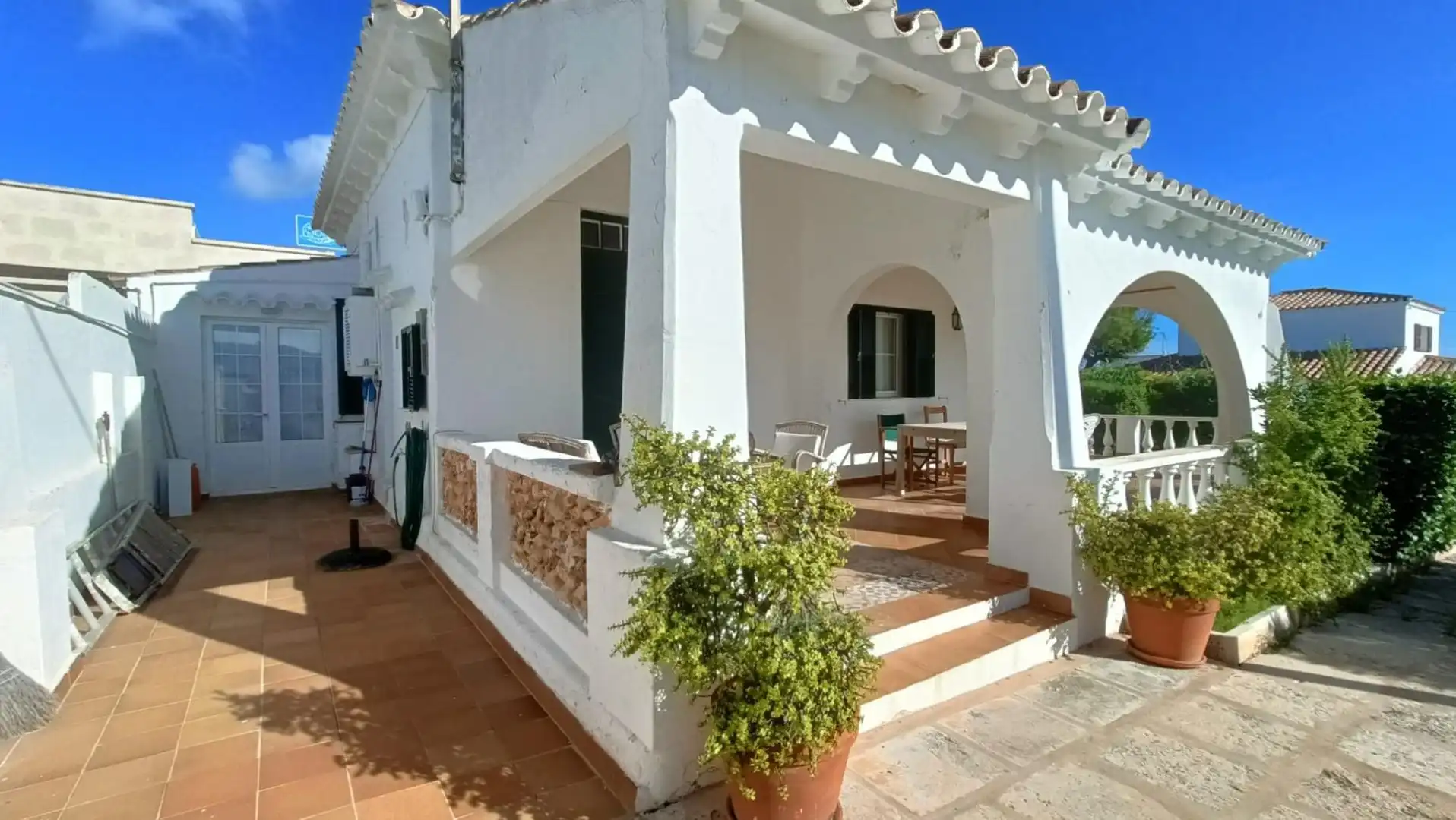 Einfamilien-Reihenhaus zum Verkauf in Carrer de Xaloc, 15, S'Algar - Alcaufar Außenansicht von Einfamilien-Reihenhaus zum Verkauf in Sant Lluís mit Privatgarten und Terrasse