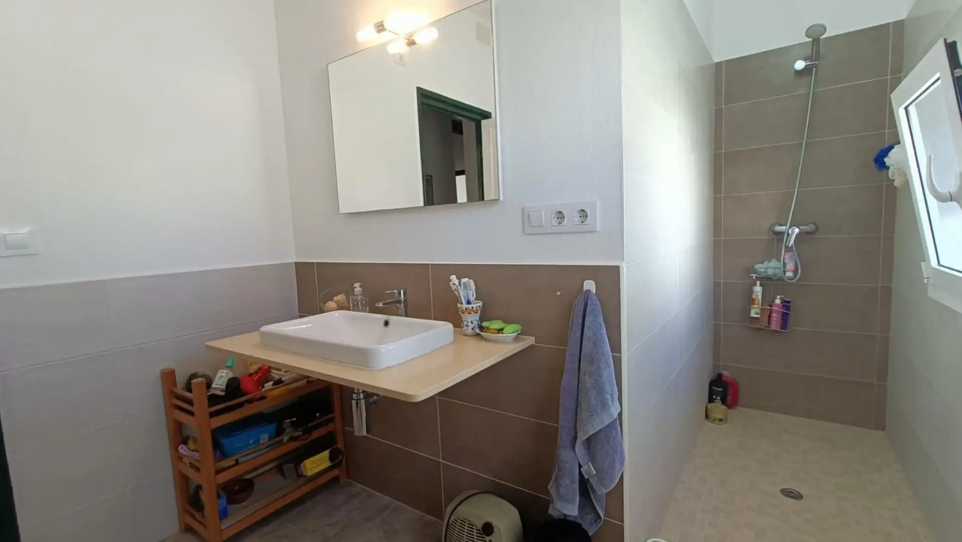 Einfamilien-Reihenhaus zum Verkauf in Carrer de Xaloc, 15, S'Algar - Alcaufar Badezimmer von Einfamilien-Reihenhaus zum Verkauf in Sant Lluís mit Privatgarten und Terrasse