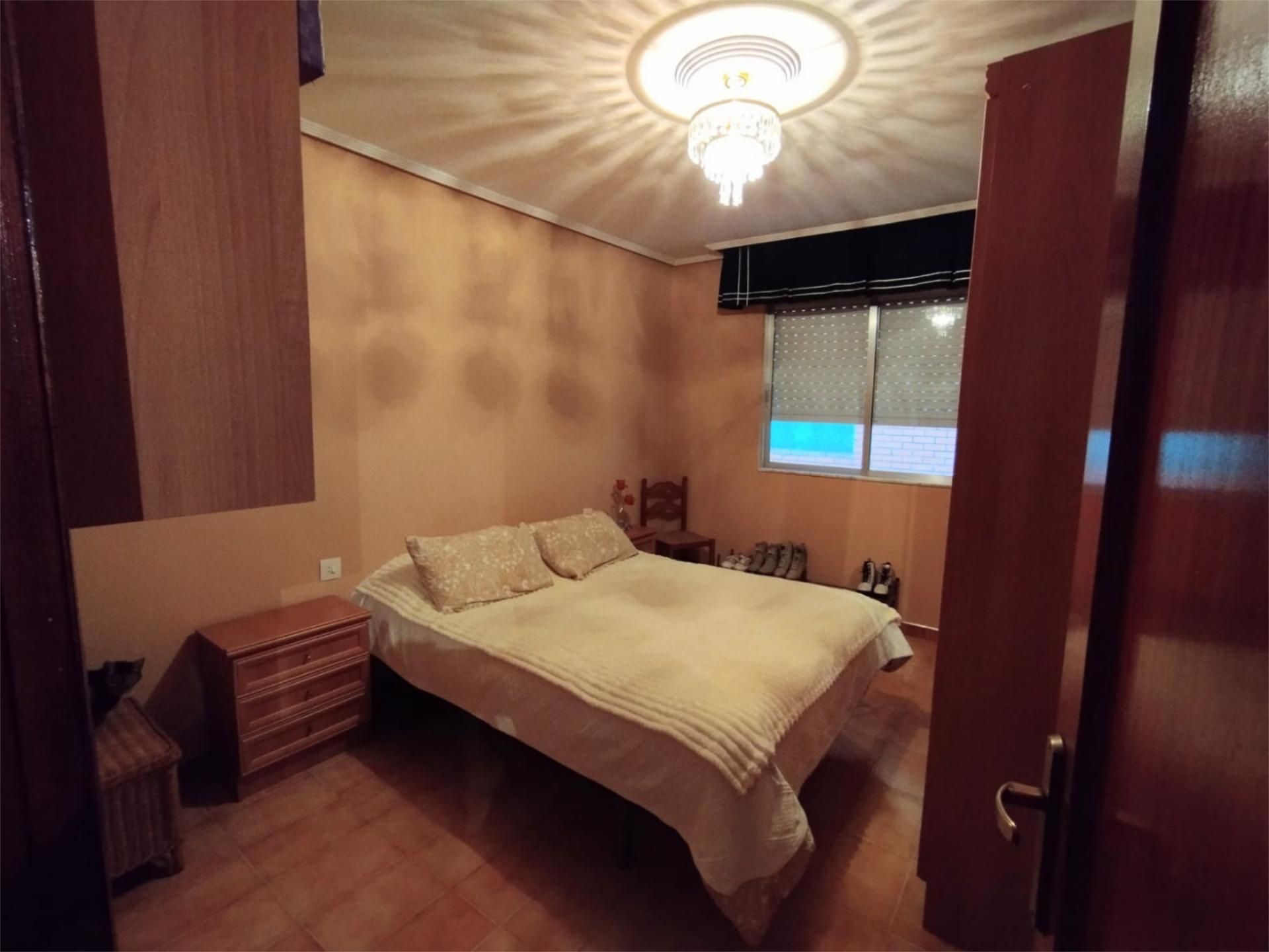 Dormitori de Pis de lloguer en Villablino amb Traster, Moblat i Balcó