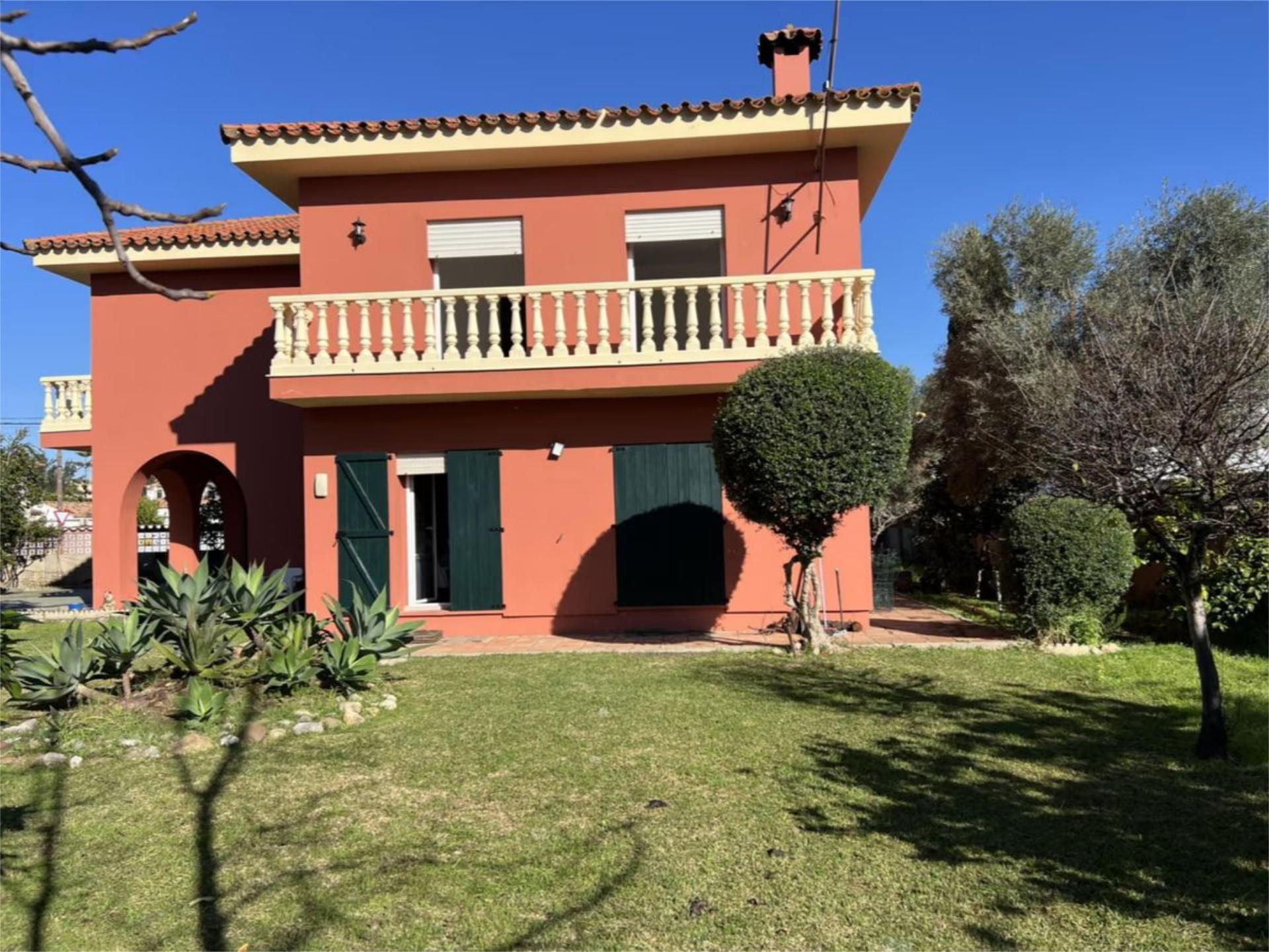 Casa o xalet en venda a Calle los Acebuches, 1, Los Pinos Vista exterior de Casa o xalet en venda en Algeciras amb Aire condicionat, Jardí privat i Parquet