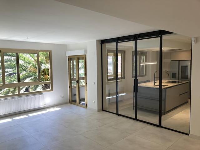 Piso en Venta en Calle de Víctor Andrés Belaunde, 50 en Hispanoamérica - Bernabéu