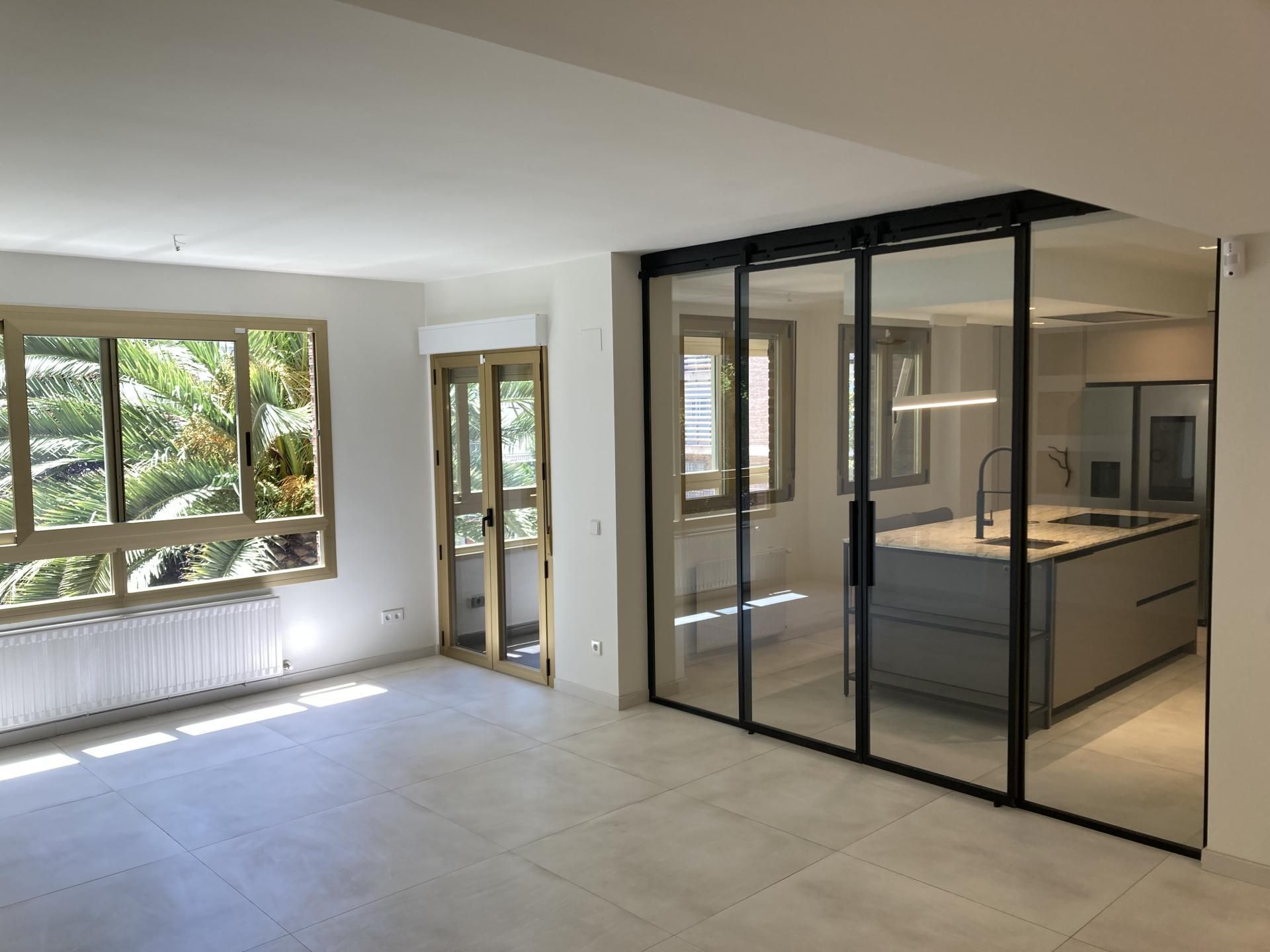 Flat for sale in Calle de Víctor Andrés Belaunde, 50, Hispanoamérica - Bernabéu Flat for sale in Madrid Capital with Air Conditioner, Heating and Private garden