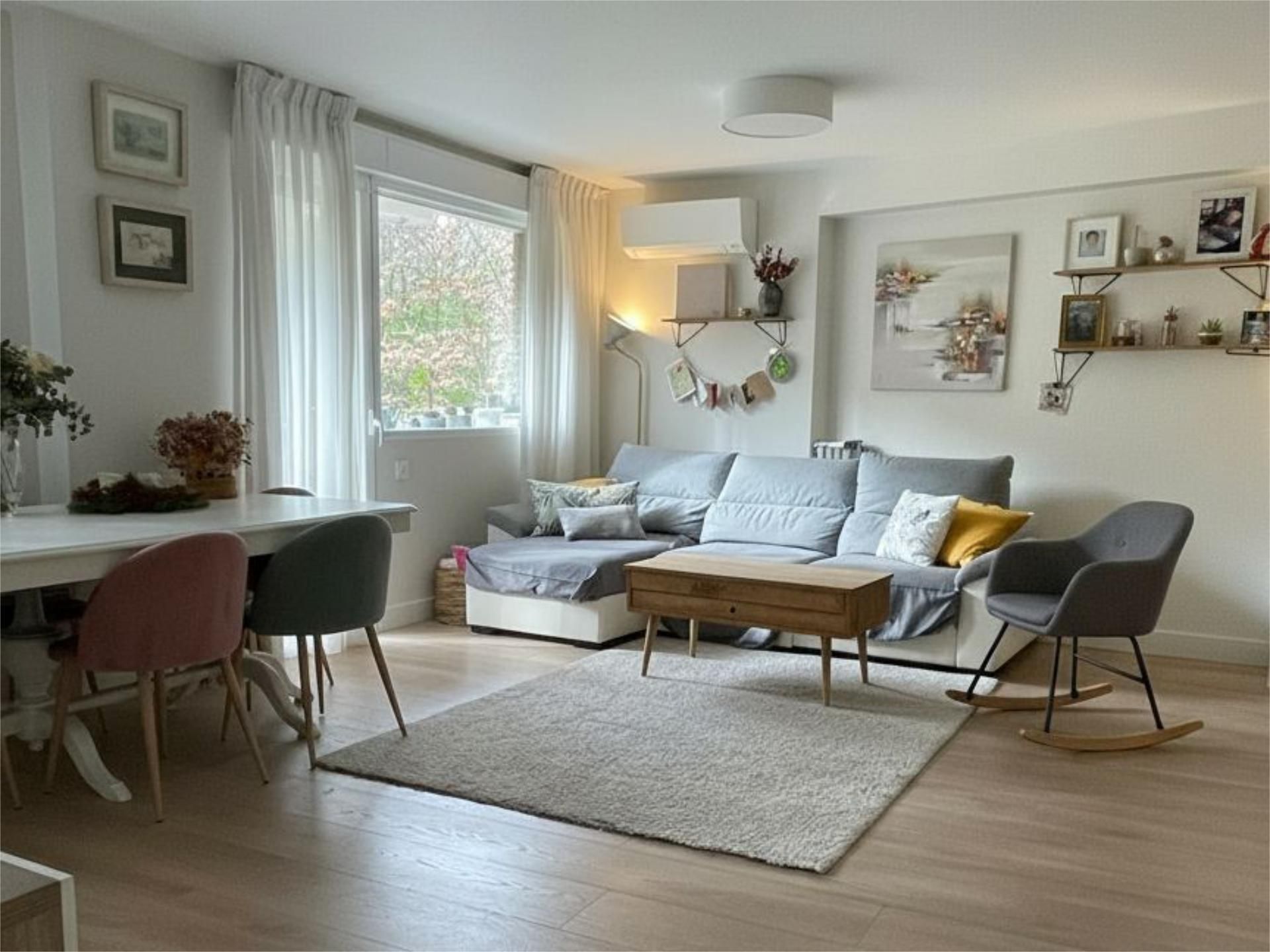 Living room of Flat for sale in  Madrid Capital  with Air Conditioner, Heating and Parquet flooring