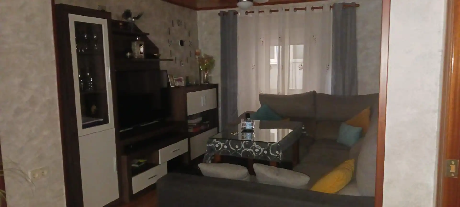 Detached homes for sale in Calle Rio Guadalquivir, 35, Huelma Living room of Detached homes for sale in Huelma with Parquet flooring and Oven