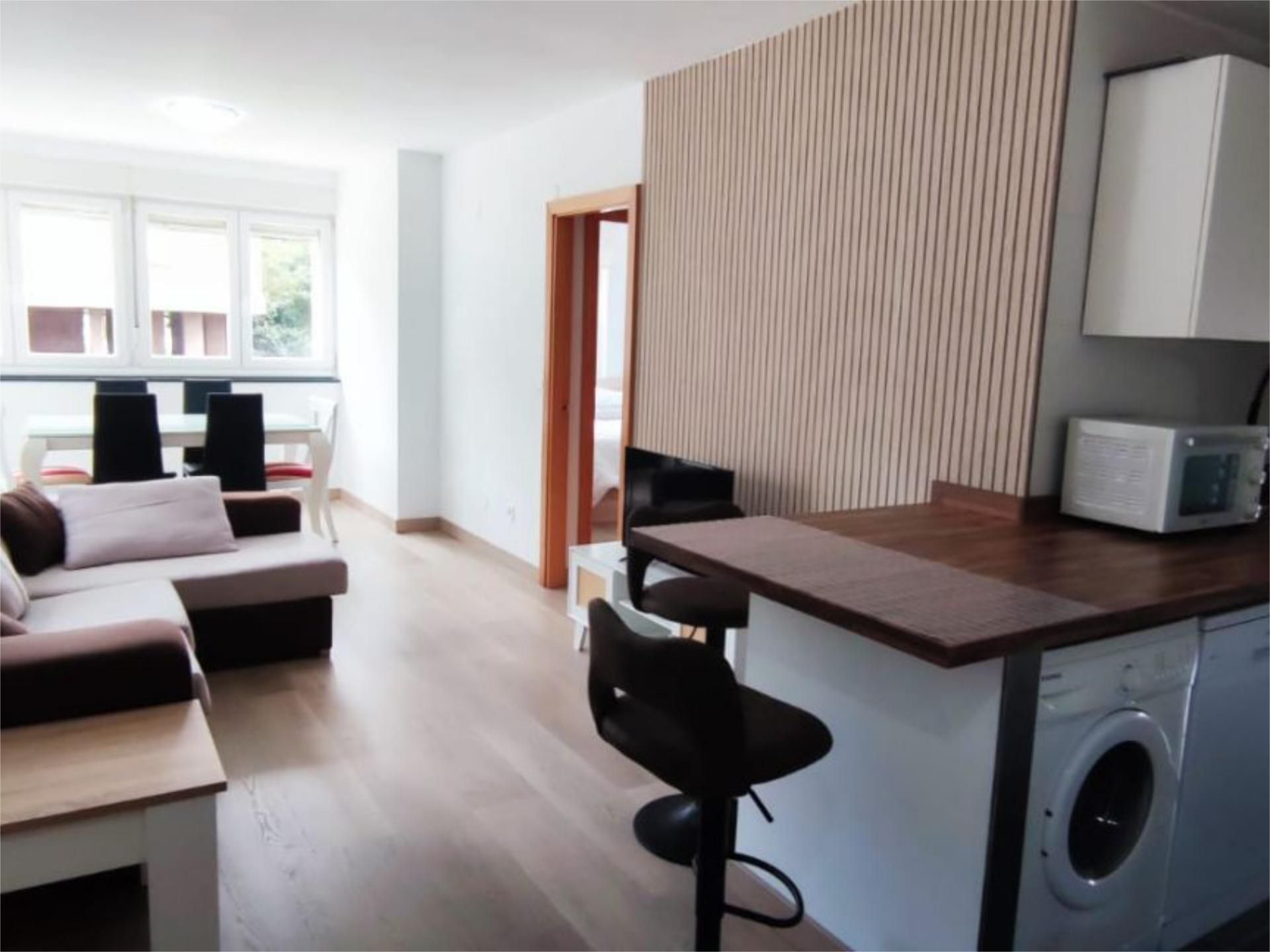 Sala d'estar de Pis per a compartir en Santander amb Terrassa i Moblat