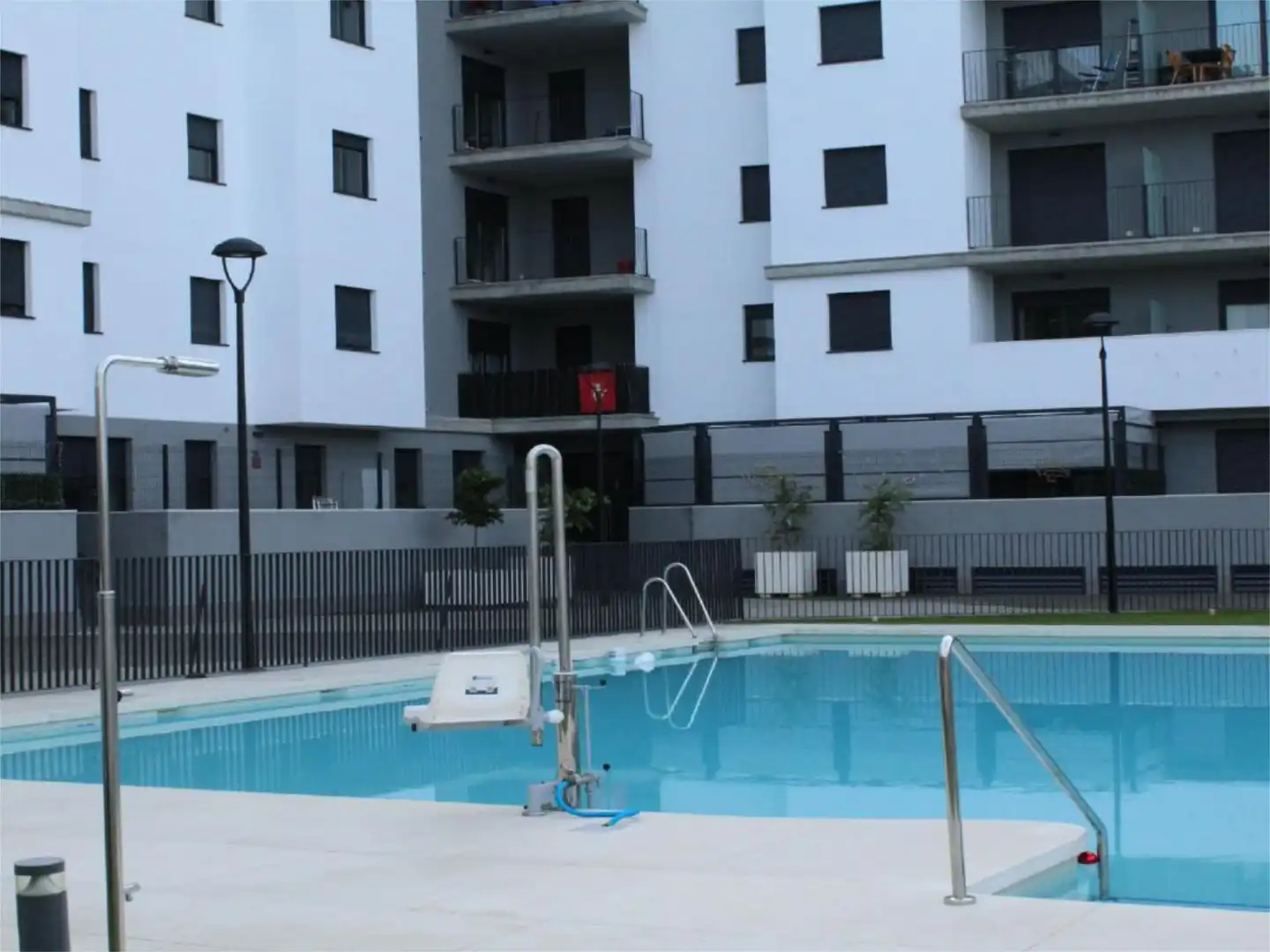 Schwimmbecken von Wohnung zum Verkauf in  Sevilla Capital mit Klimaanlage, Terrasse und Schwimmbad