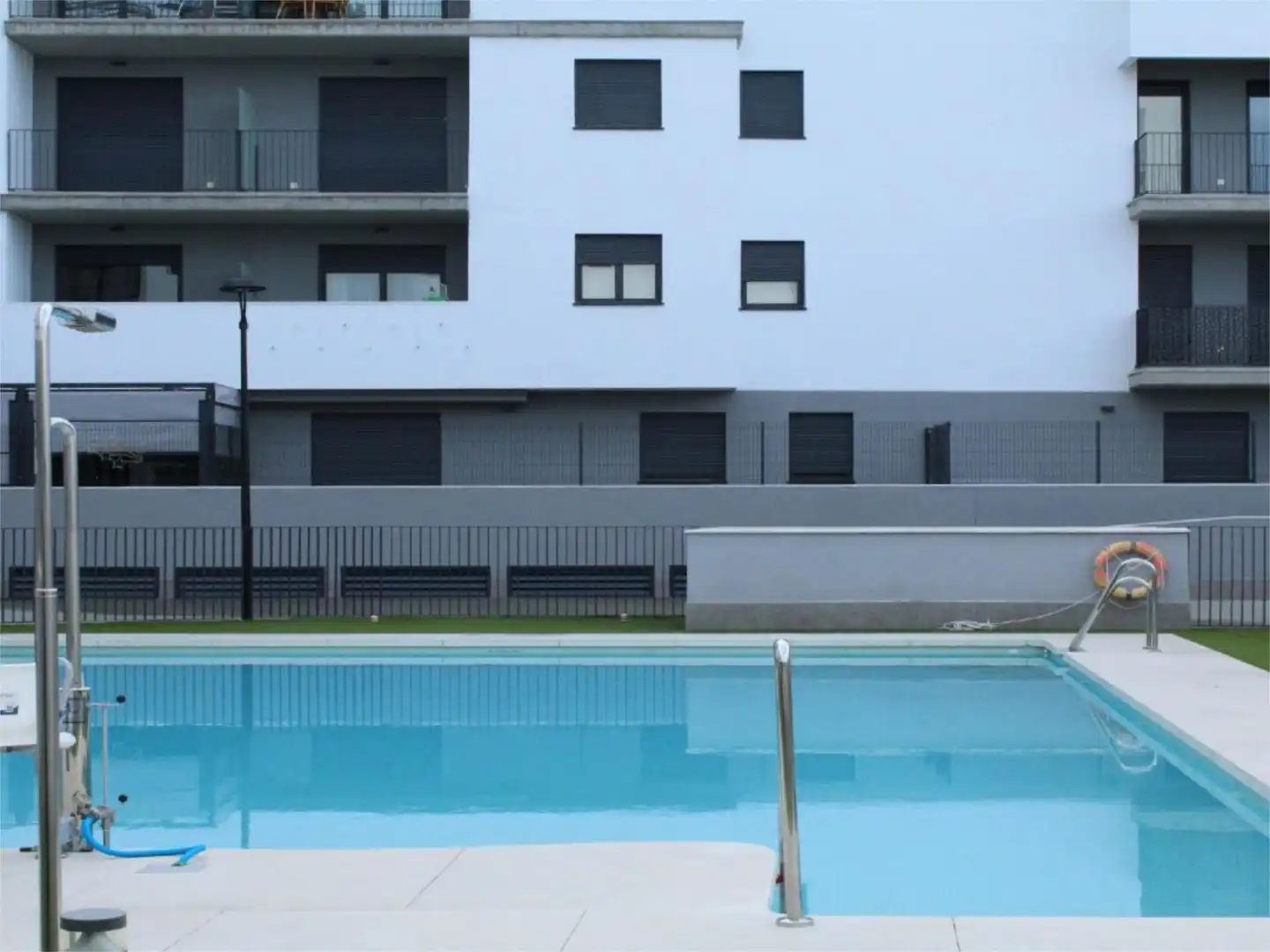Schwimmbecken von Wohnung zum Verkauf in  Sevilla Capital mit Klimaanlage, Terrasse und Schwimmbad