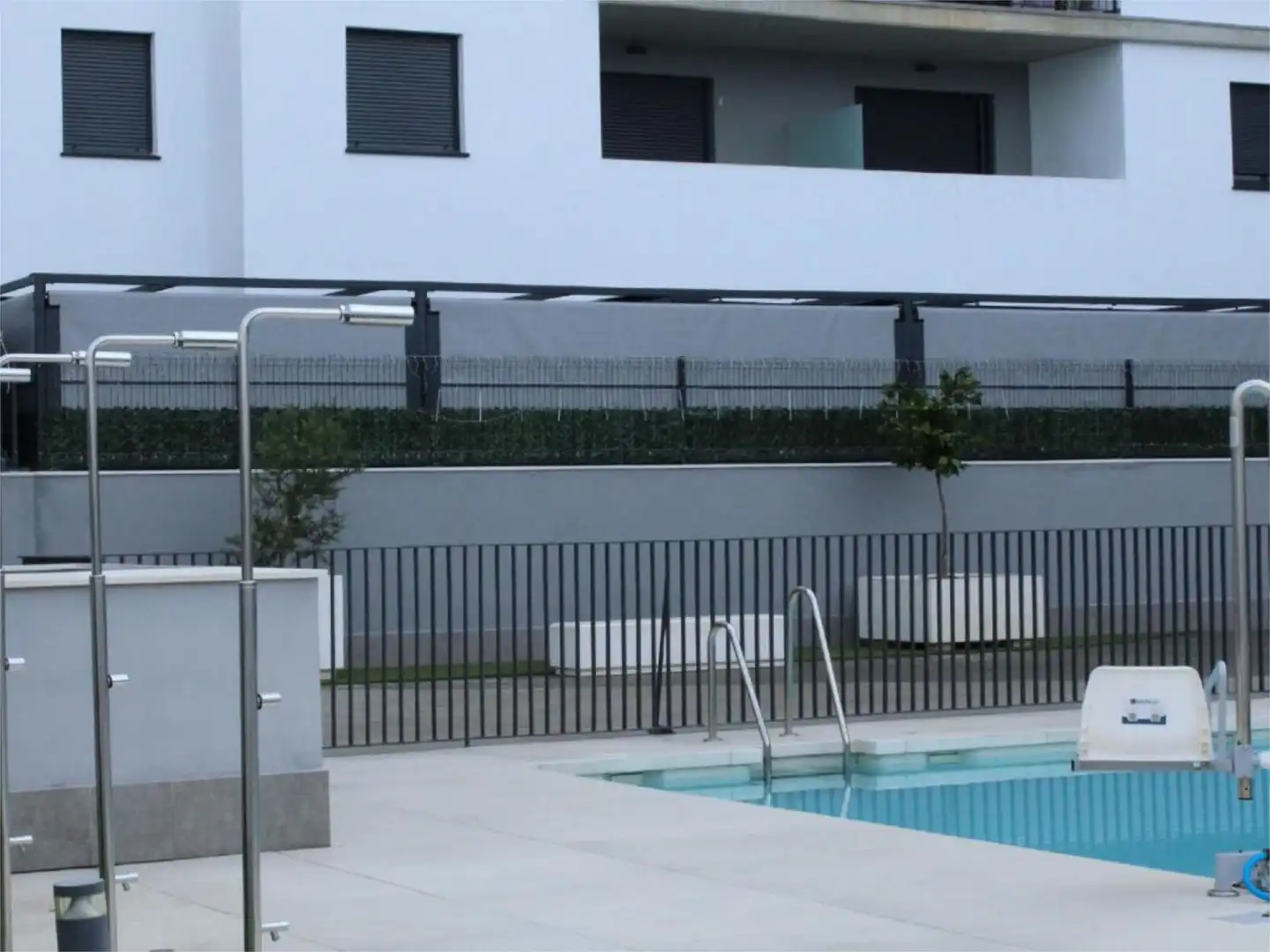 Schwimmbecken von Wohnung zum Verkauf in  Sevilla Capital mit Klimaanlage, Terrasse und Schwimmbad