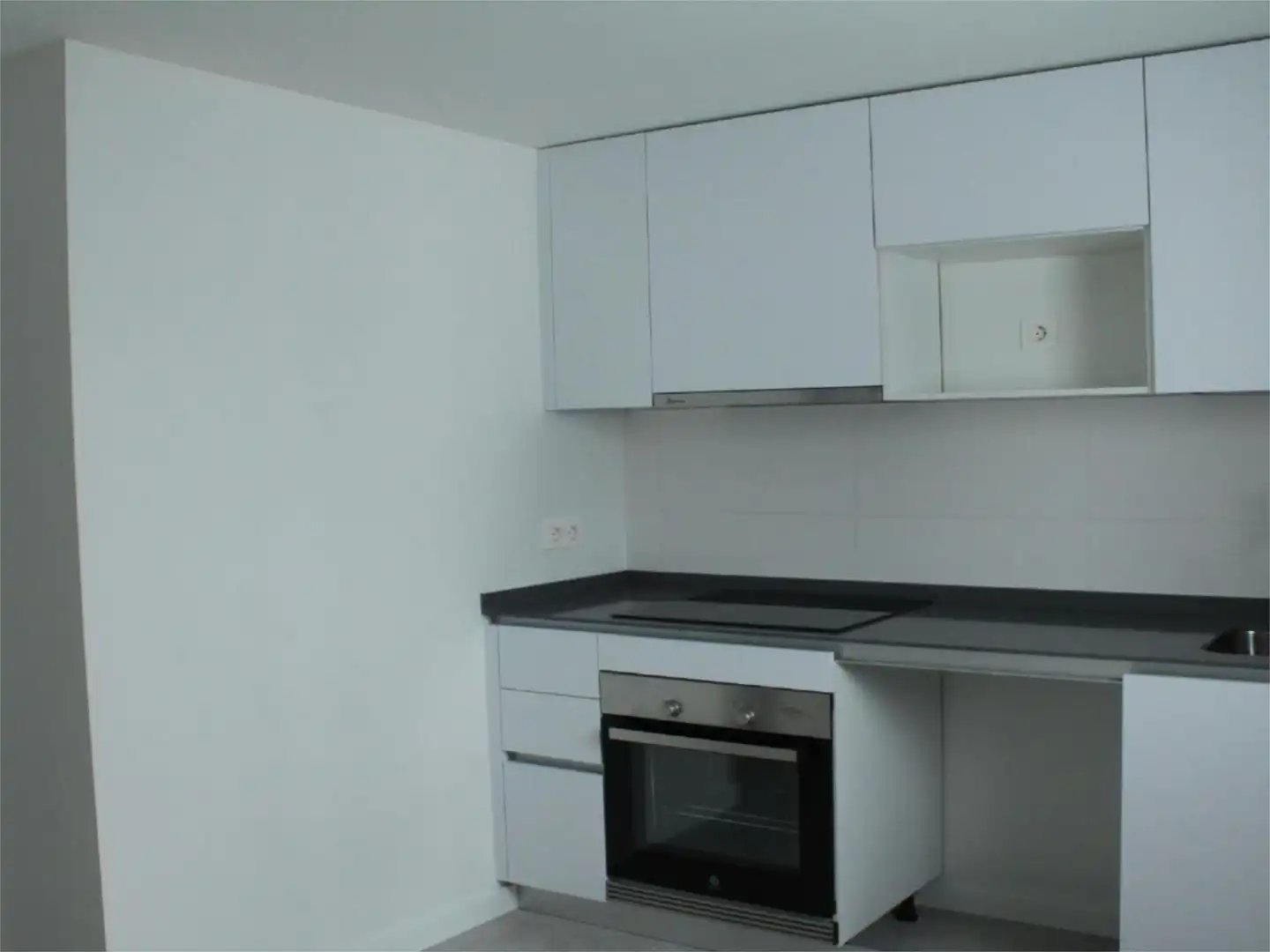 Küche von Wohnung zum Verkauf in  Sevilla Capital mit Klimaanlage, Terrasse und Schwimmbad