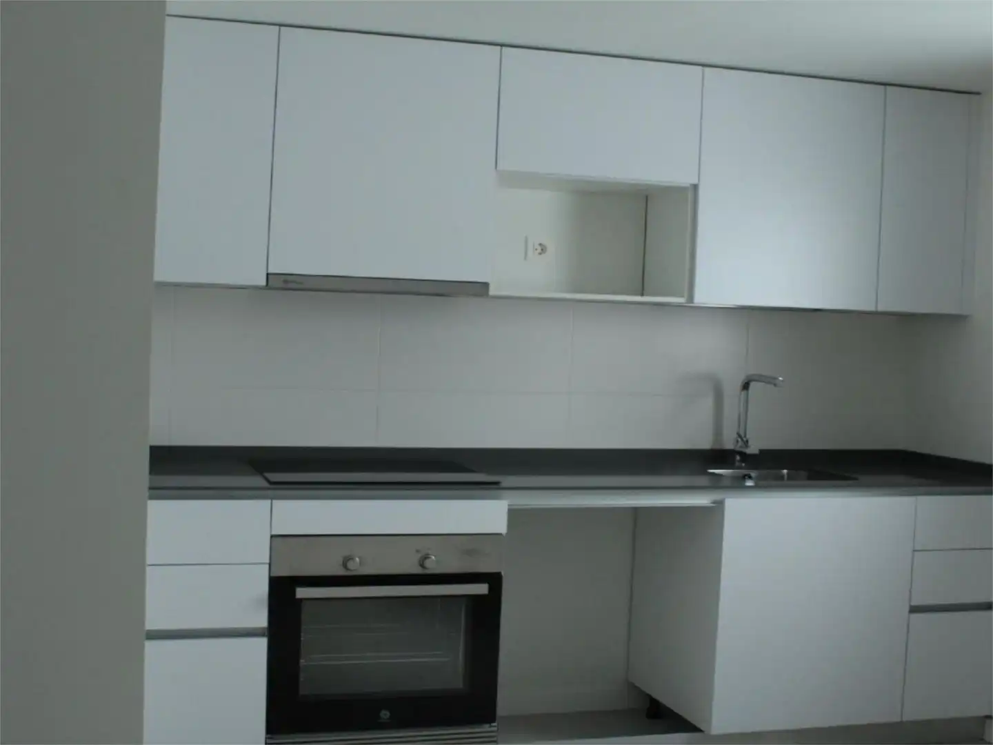 Küche von Wohnung zum Verkauf in  Sevilla Capital mit Klimaanlage, Terrasse und Schwimmbad