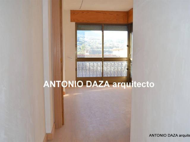 Piso en Venta en Calle Puerta Real, 7 en Castillo de Locubín
