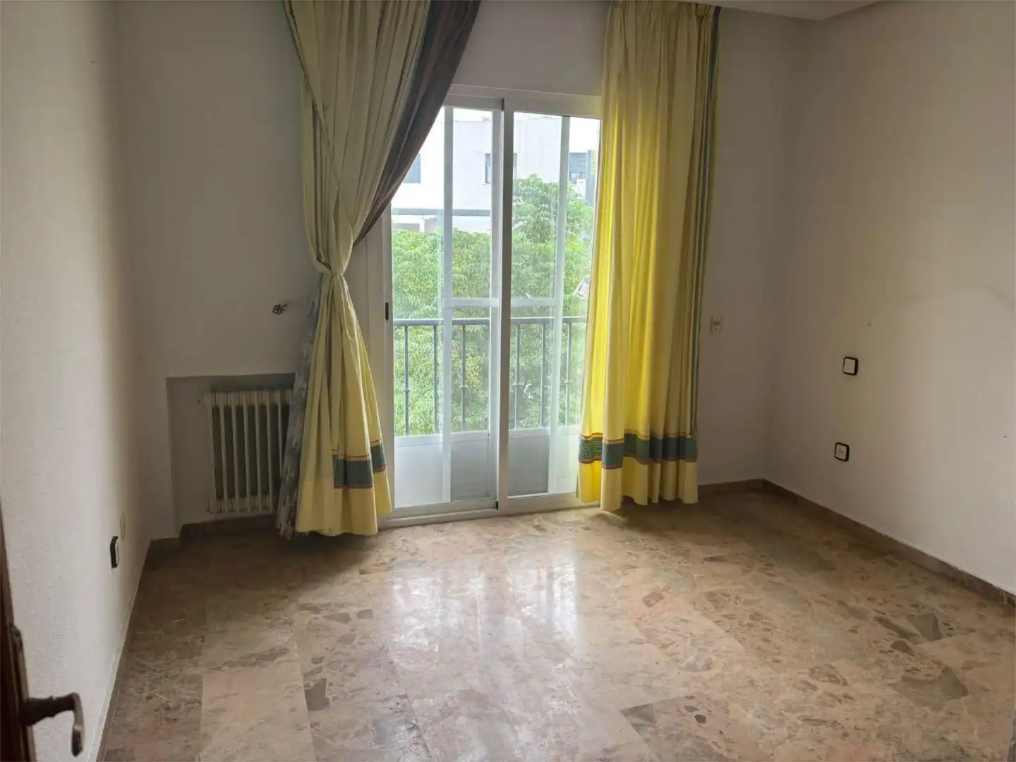 Detached homes for sale in Calle Fortuny, 22, Santa María - Pio XII Bedroom of Detached homes for sale in Ciudad Real Capital with Air Conditioner, Terrace and Swimming Pool